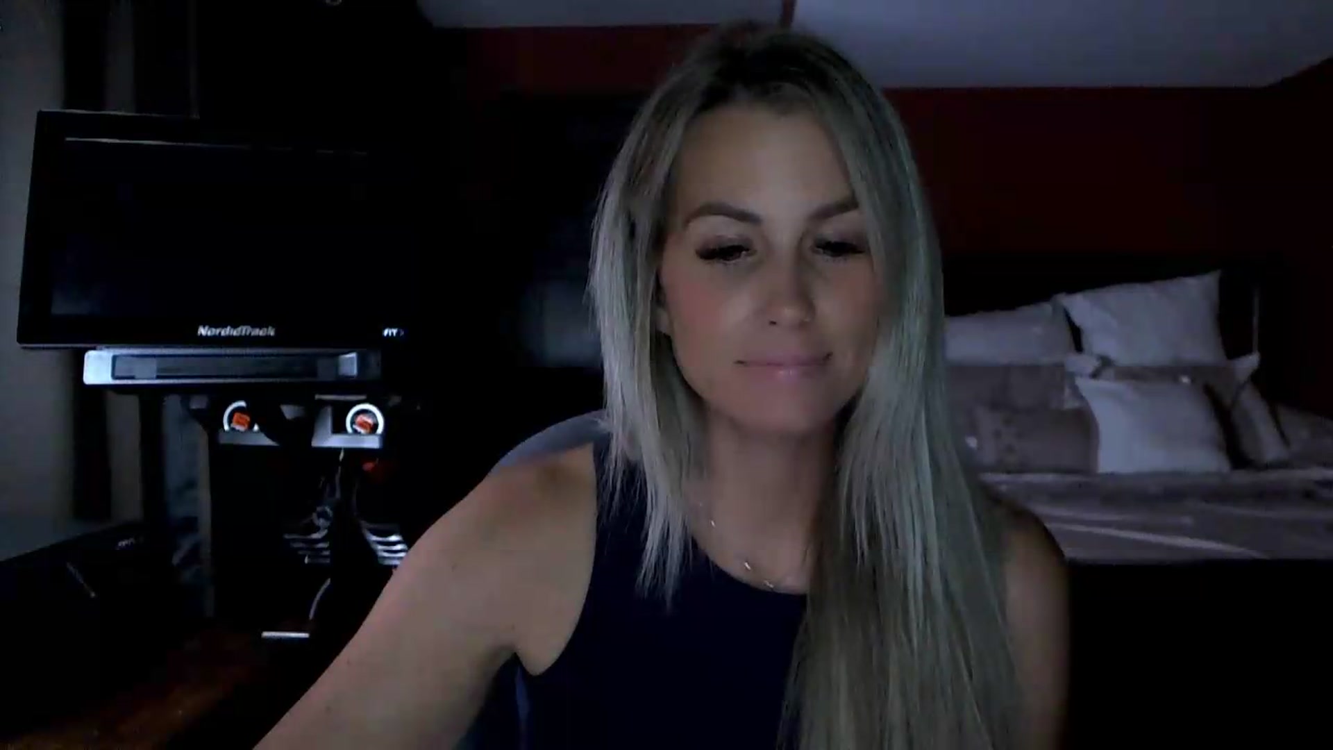 Gallery image thumbnail from Cora9's myfreecams stream on, 09/03/2026, 05:07 image 13 of 20