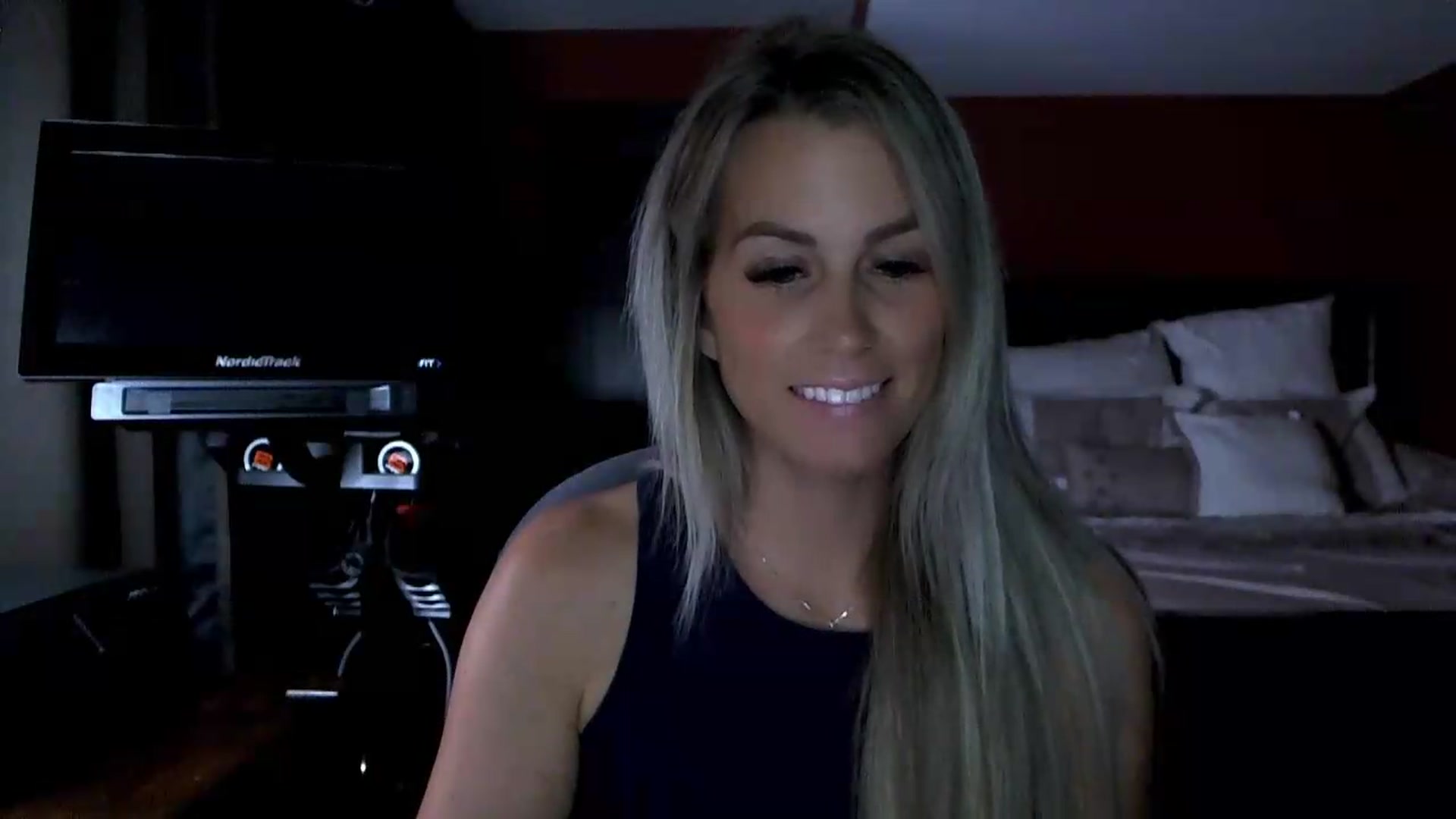 Gallery image thumbnail from Cora9's myfreecams stream on, 09/03/2026, 05:07 image 7 of 20