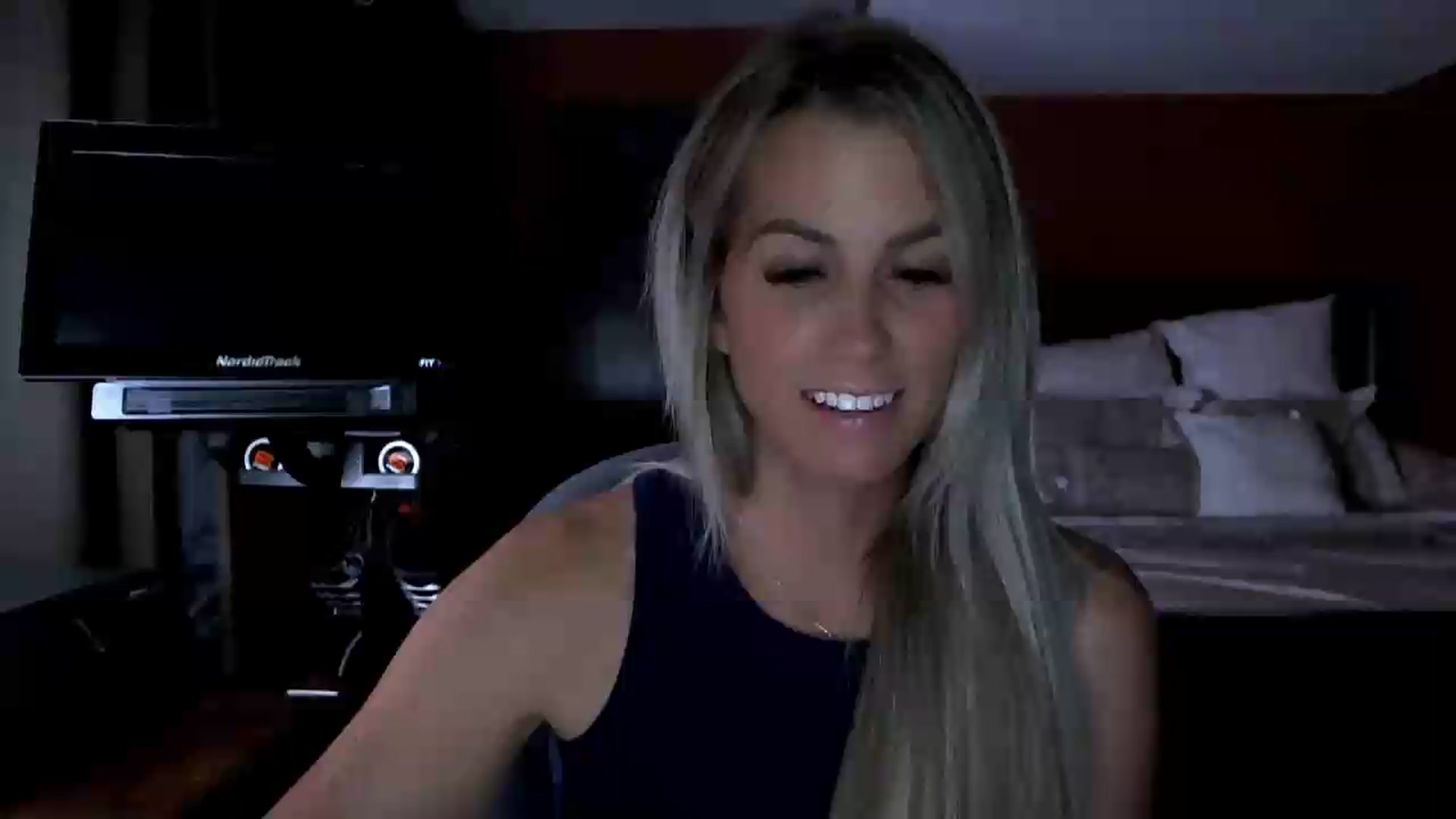 Gallery image thumbnail from Cora9's myfreecams stream on, 09/03/2026, 05:07 image 1 of 20