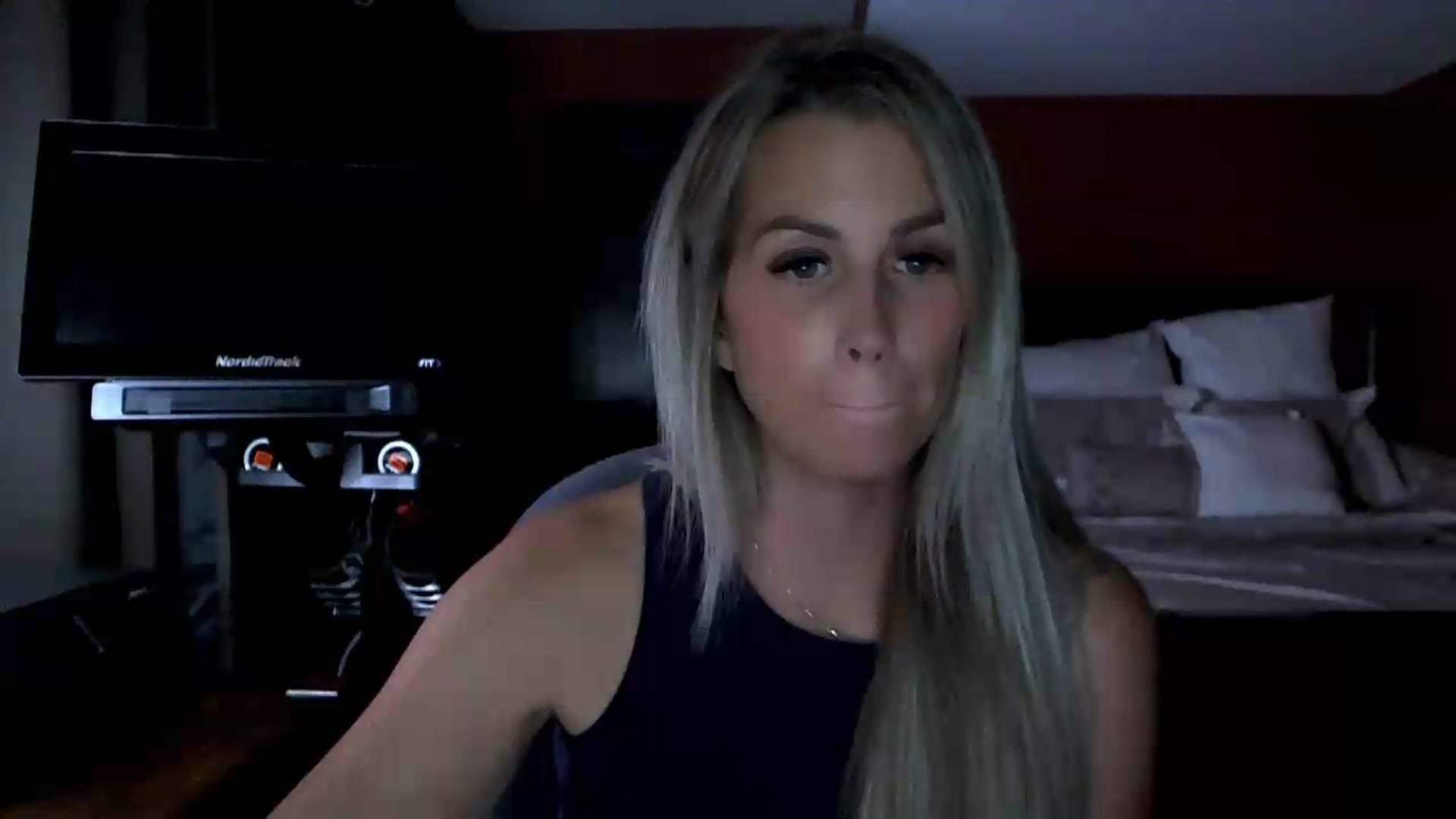 Gallery image thumbnail from Cora9's myfreecams stream on, 09/03/2026, 05:07 image 8 of 20