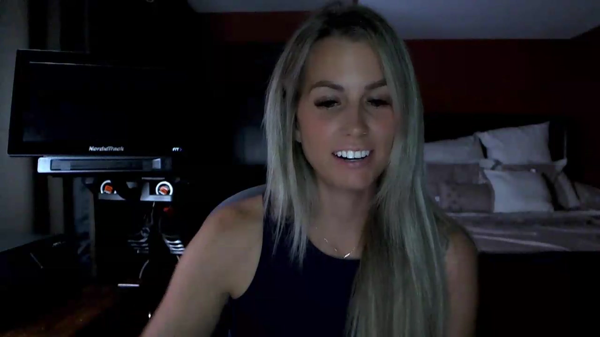 Gallery image thumbnail from Cora9's myfreecams stream on, 09/03/2026, 05:07 image 18 of 20