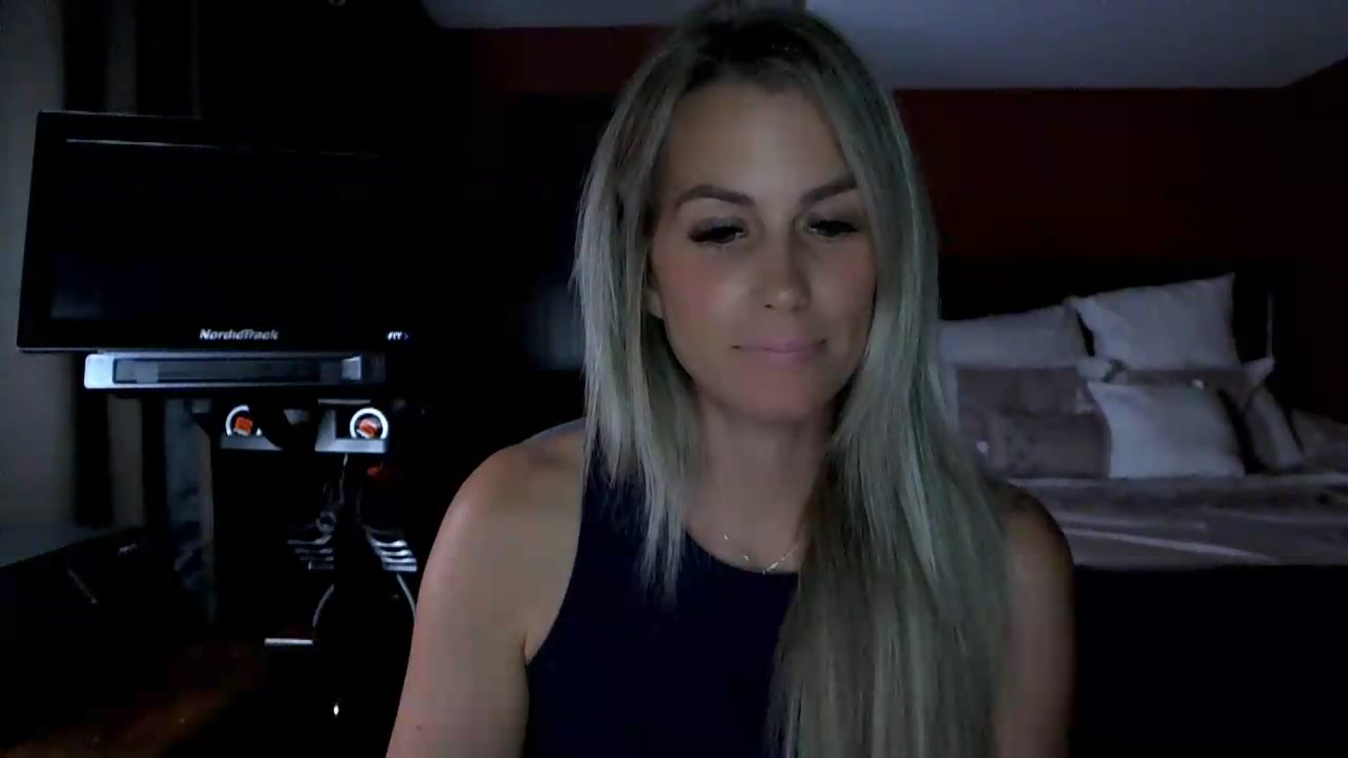 Gallery image thumbnail from Cora9's myfreecams stream on, 09/03/2026, 05:07 image 16 of 20