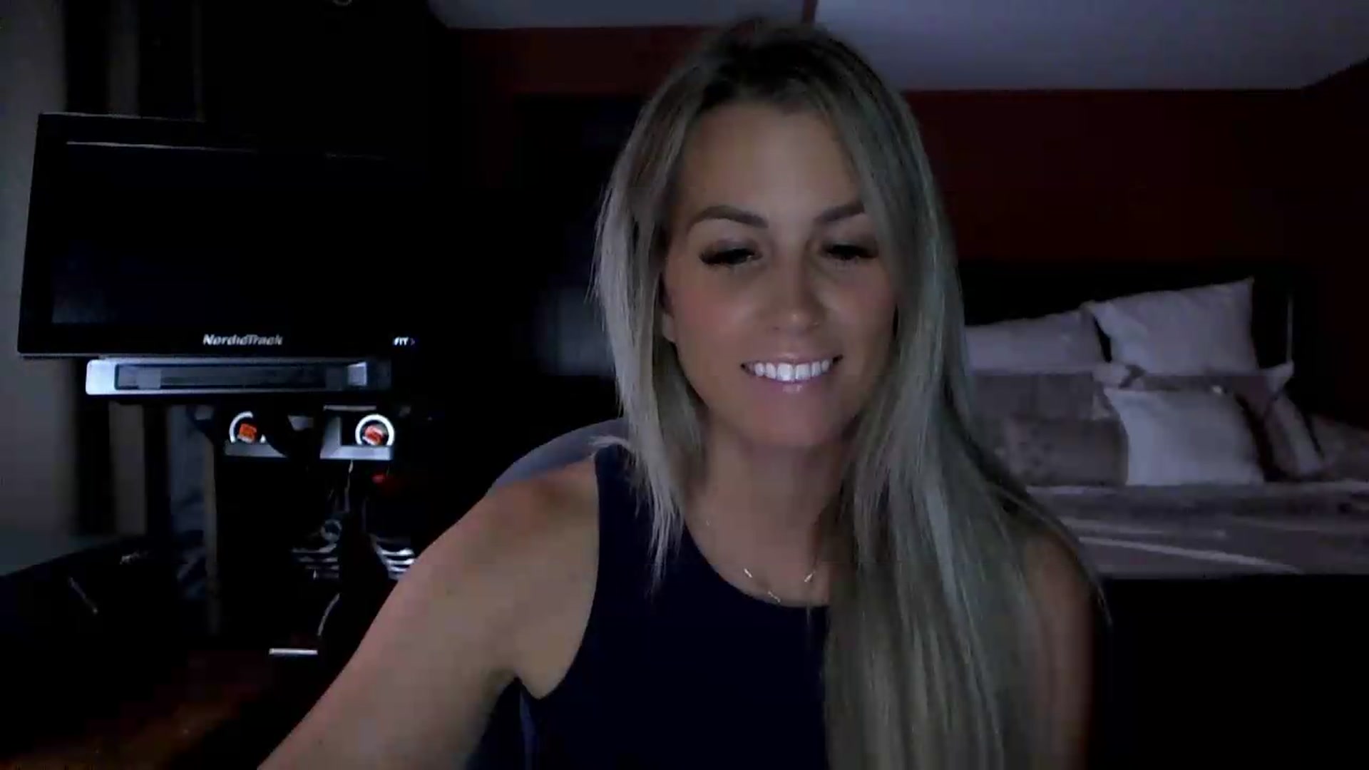 Gallery image thumbnail from Cora9's myfreecams stream on, 09/03/2026, 05:07 image 4 of 20