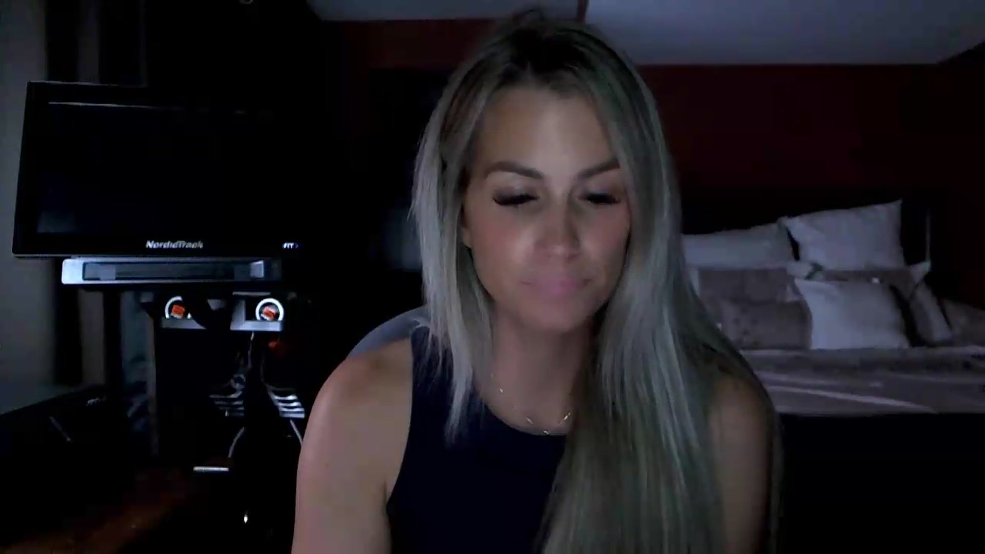 Gallery image thumbnail from Cora9's myfreecams stream on, 09/03/2026, 05:07 image 10 of 20