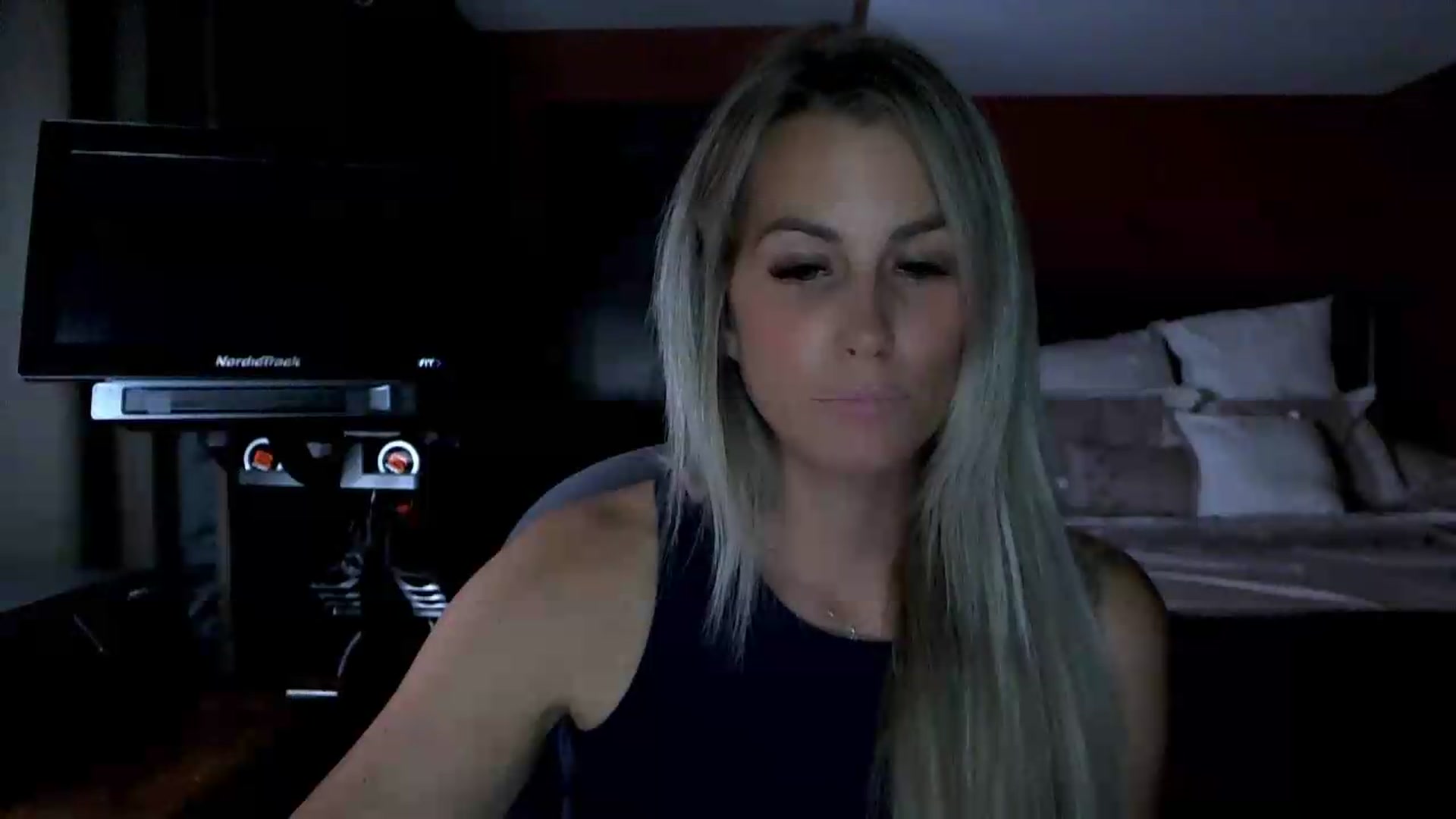 Gallery image thumbnail from Cora9's myfreecams stream on, 09/03/2026, 05:07 image 14 of 20