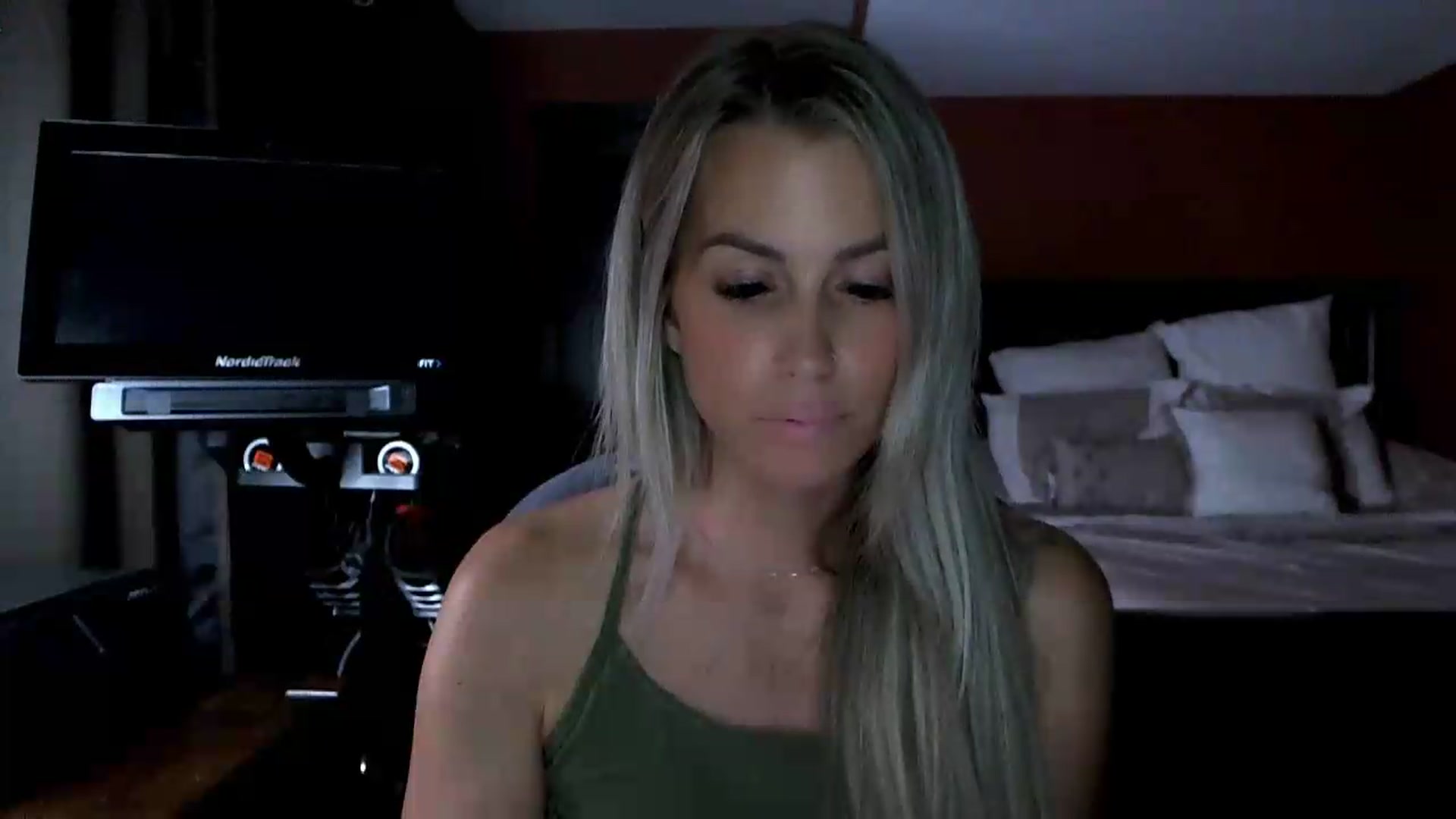 Gallery image thumbnail from Cora9's myfreecams stream on, 09/04/2026, 04:54 image 20 of 20