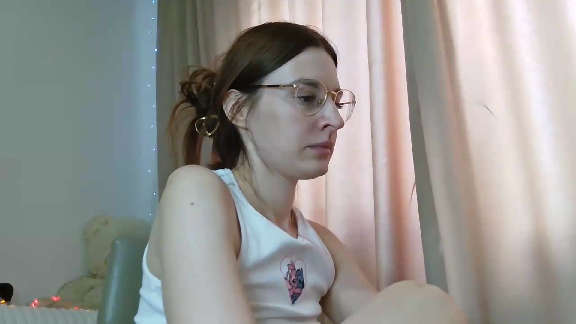 Gallery image thumbnail from CoraHaze's myfreecams stream on, 08/22/2026, 14:06 image 15 of 20