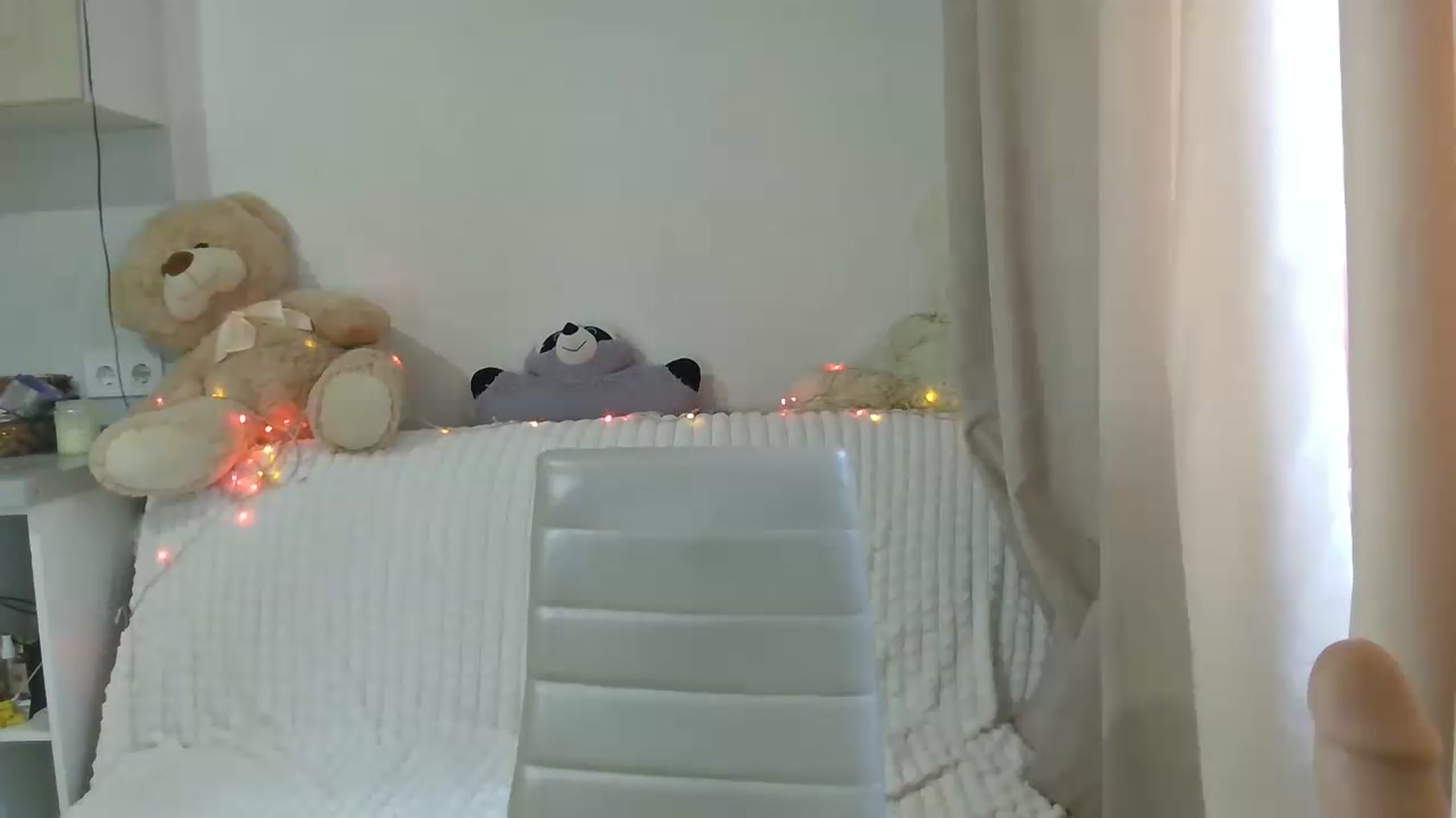 Gallery image thumbnail from CoraHaze's myfreecams stream on, 08/27/2026, 10:49 image 12 of 20