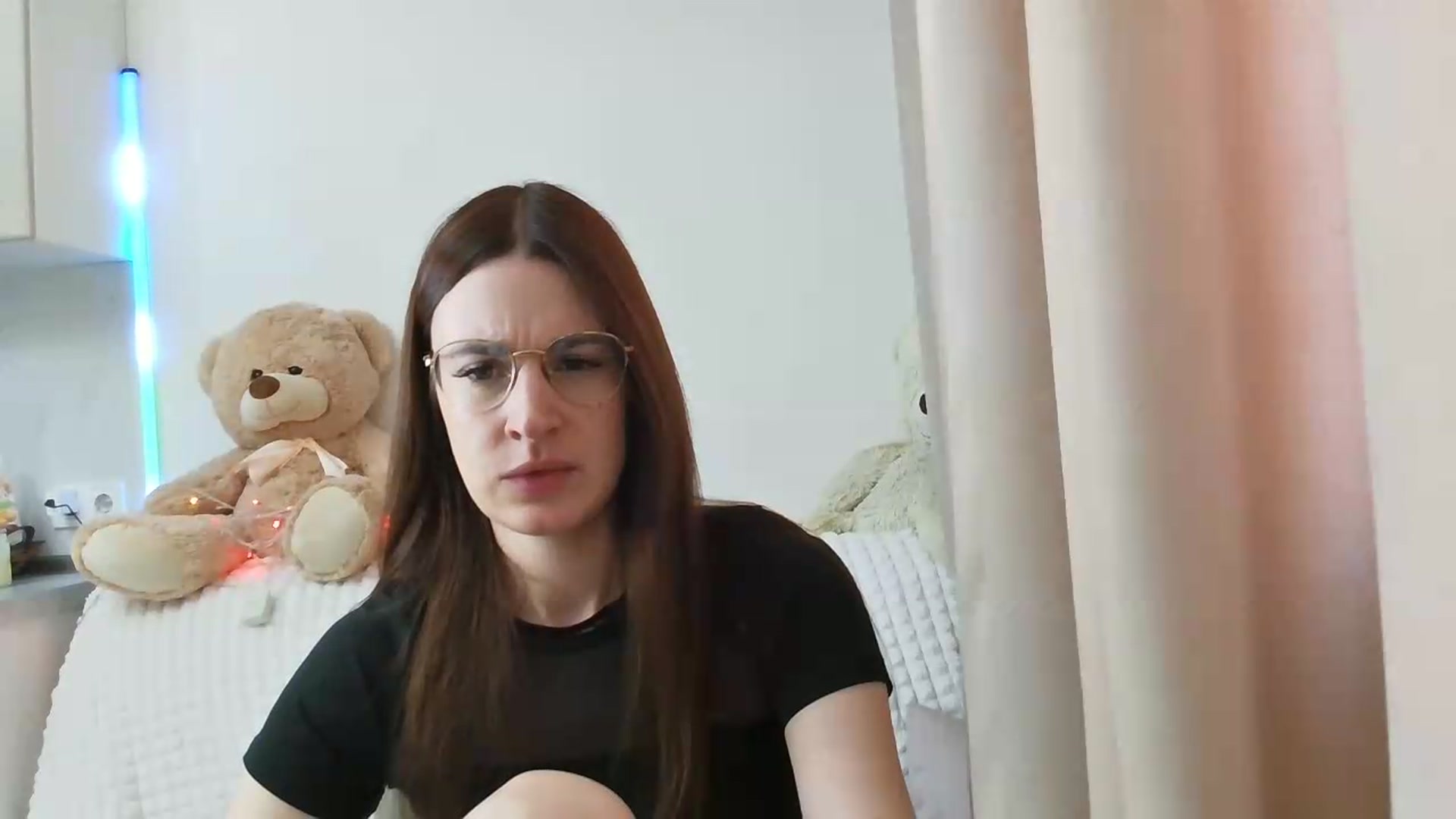 Gallery image thumbnail from CoraHaze's myfreecams stream on, 09/12/2026, 10:44 image 2 of 20