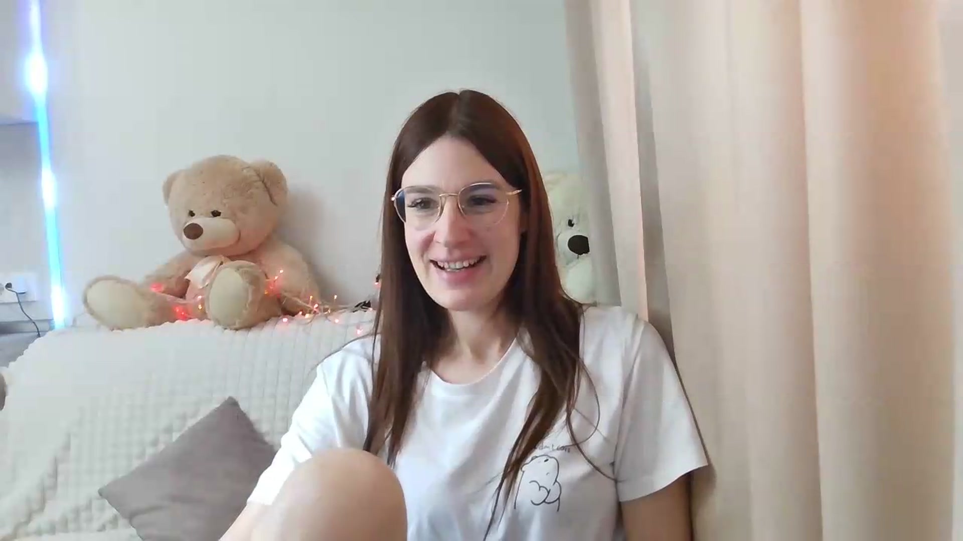 Gallery image thumbnail from CoraHaze's myfreecams stream on, 09/13/2026, 09:11 image 20 of 20
