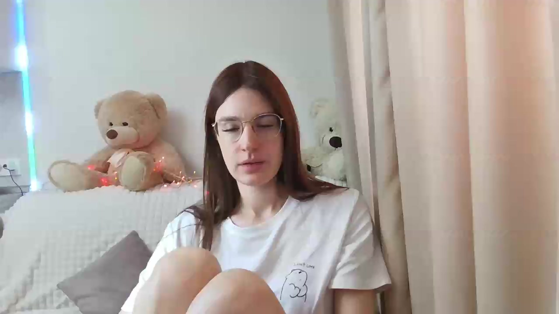 Gallery image thumbnail from CoraHaze's myfreecams stream on, 09/13/2026, 09:11 image 1 of 20