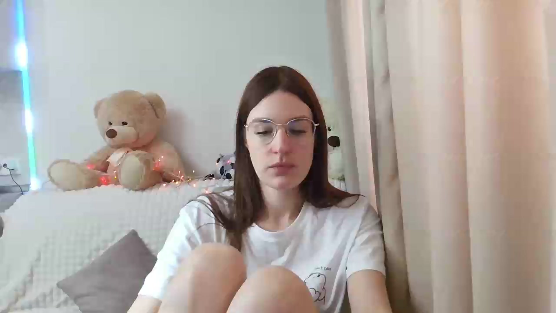 Gallery image thumbnail from CoraHaze's myfreecams stream on, 09/13/2026, 09:11 image 6 of 20