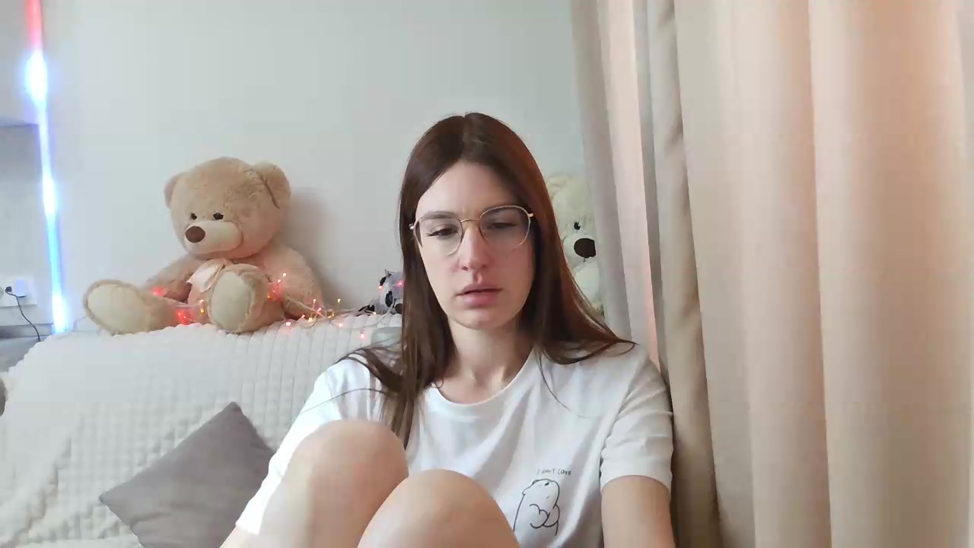 Gallery image thumbnail from CoraHaze's myfreecams stream on, 09/13/2026, 09:11 image 4 of 20