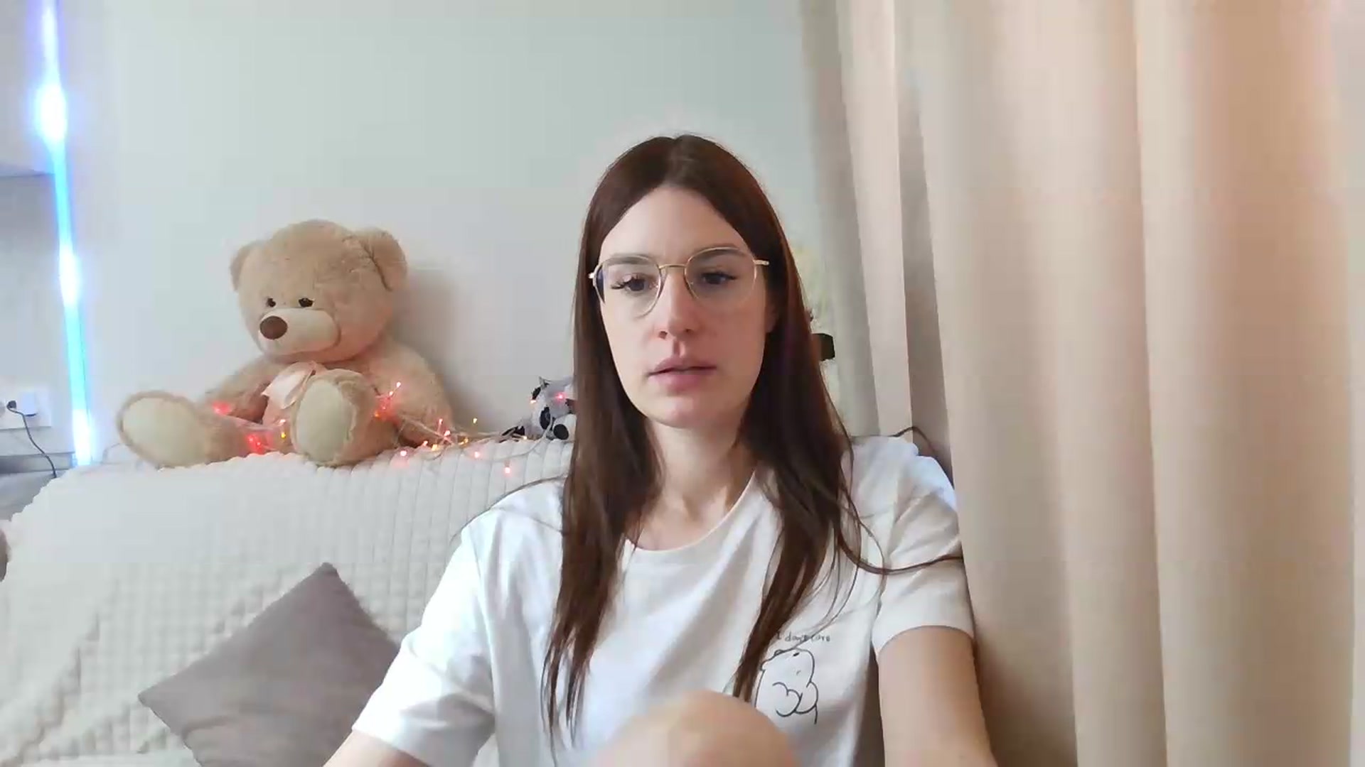 Gallery image thumbnail from CoraHaze's myfreecams stream on, 09/13/2026, 09:11 image 15 of 20