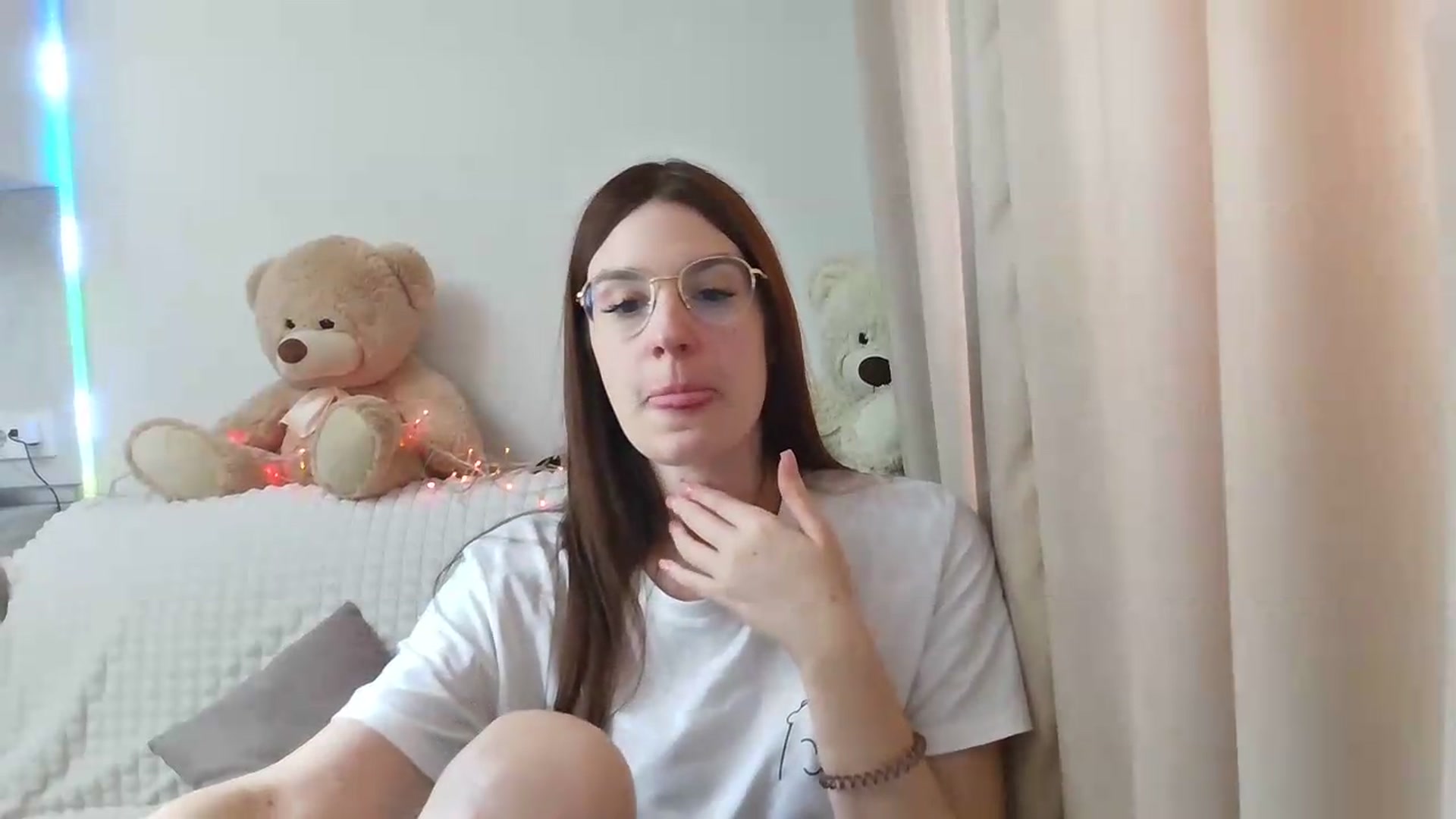 Gallery image thumbnail from CoraHaze's myfreecams stream on, 09/13/2026, 09:11 image 10 of 20
