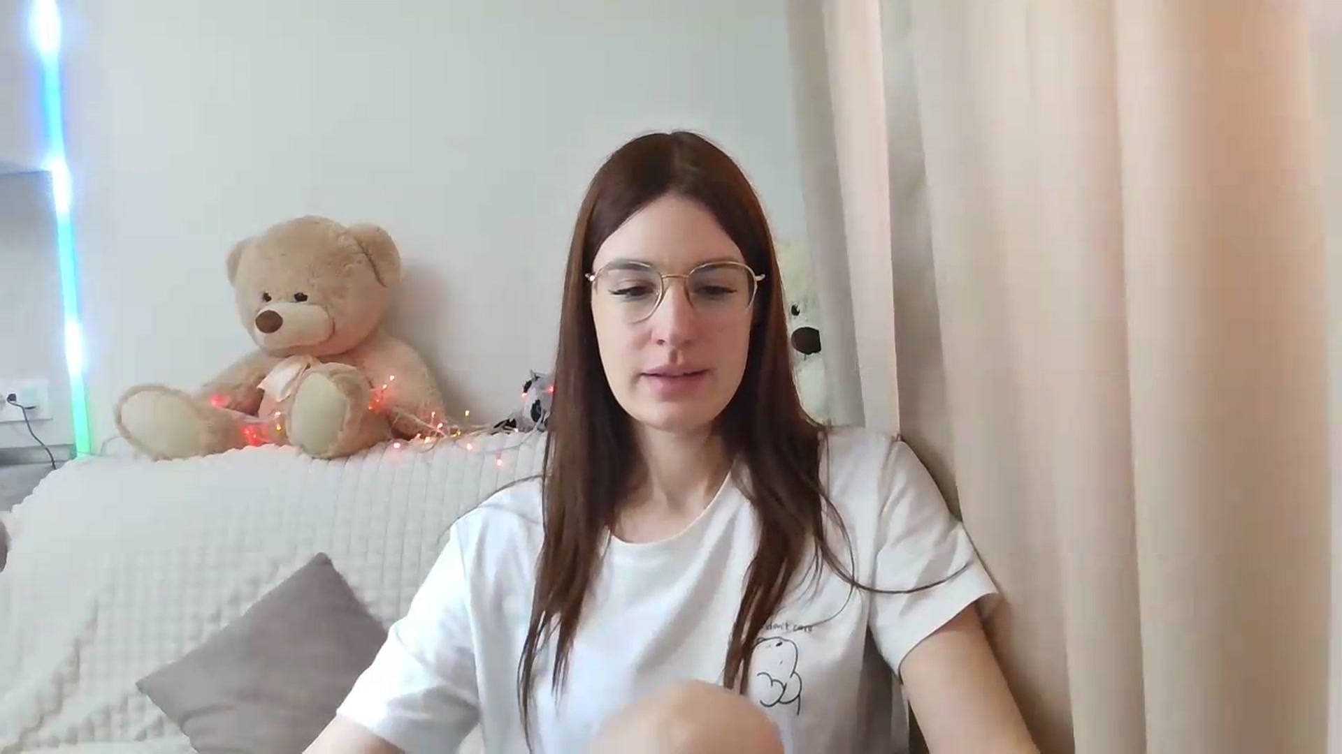 Gallery image thumbnail from CoraHaze's myfreecams stream on, 09/13/2026, 09:11 image 17 of 20