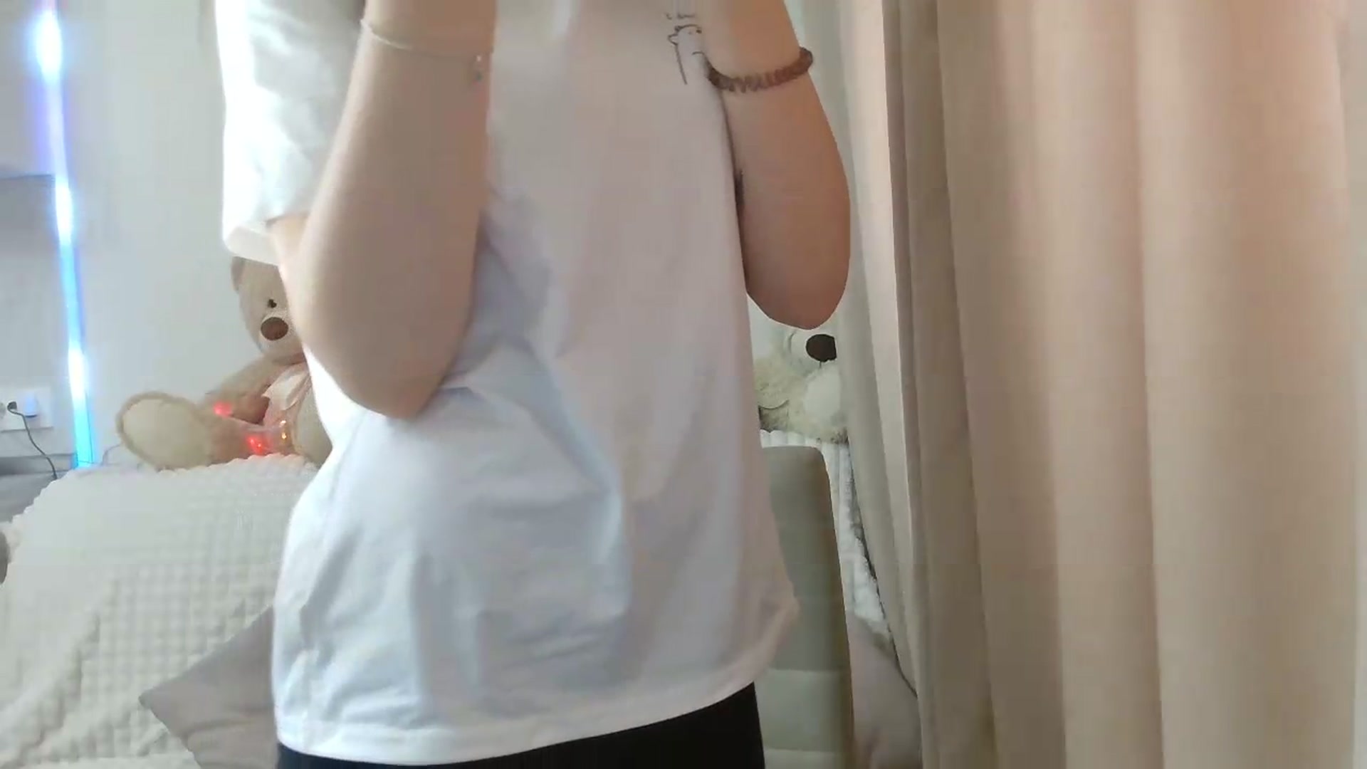 Gallery image thumbnail from CoraHaze's myfreecams stream on, 09/13/2026, 09:11 image 11 of 20