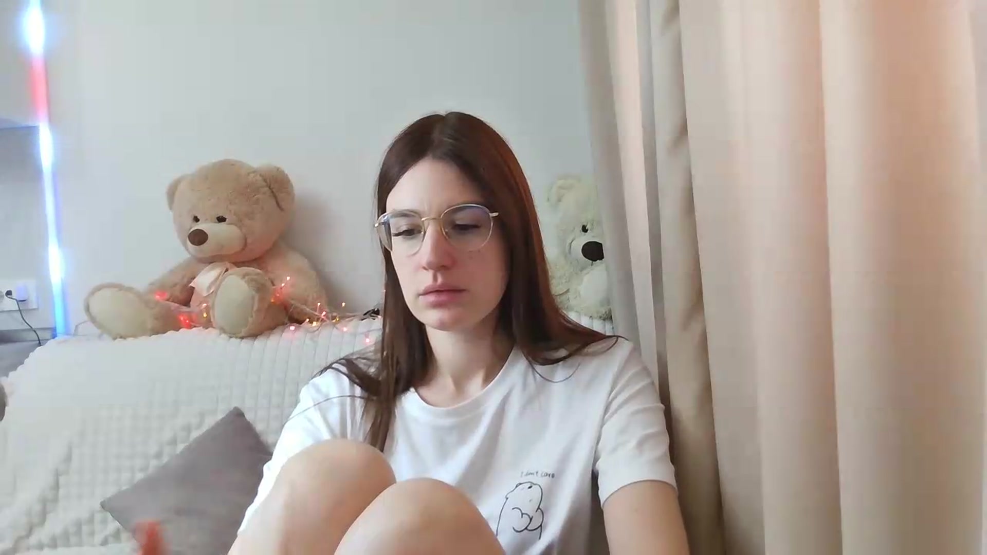 Gallery image thumbnail from CoraHaze's myfreecams stream on, 09/13/2026, 09:11 image 2 of 20