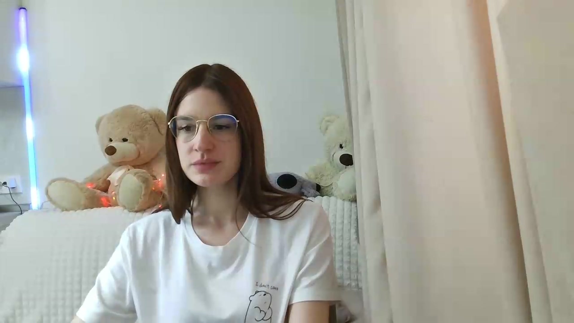 Gallery image thumbnail from CoraHaze's myfreecams stream on, 09/13/2026, 11:32 image 2 of 20