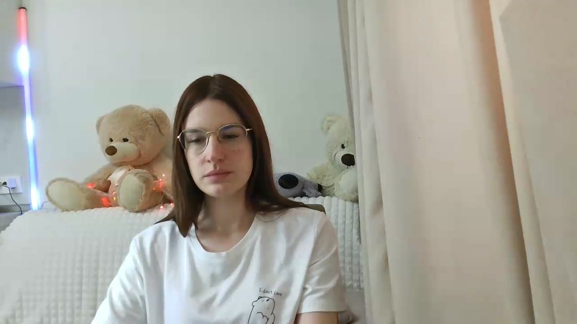 Gallery image thumbnail from CoraHaze's myfreecams stream on, 09/13/2026, 11:32 image 4 of 20