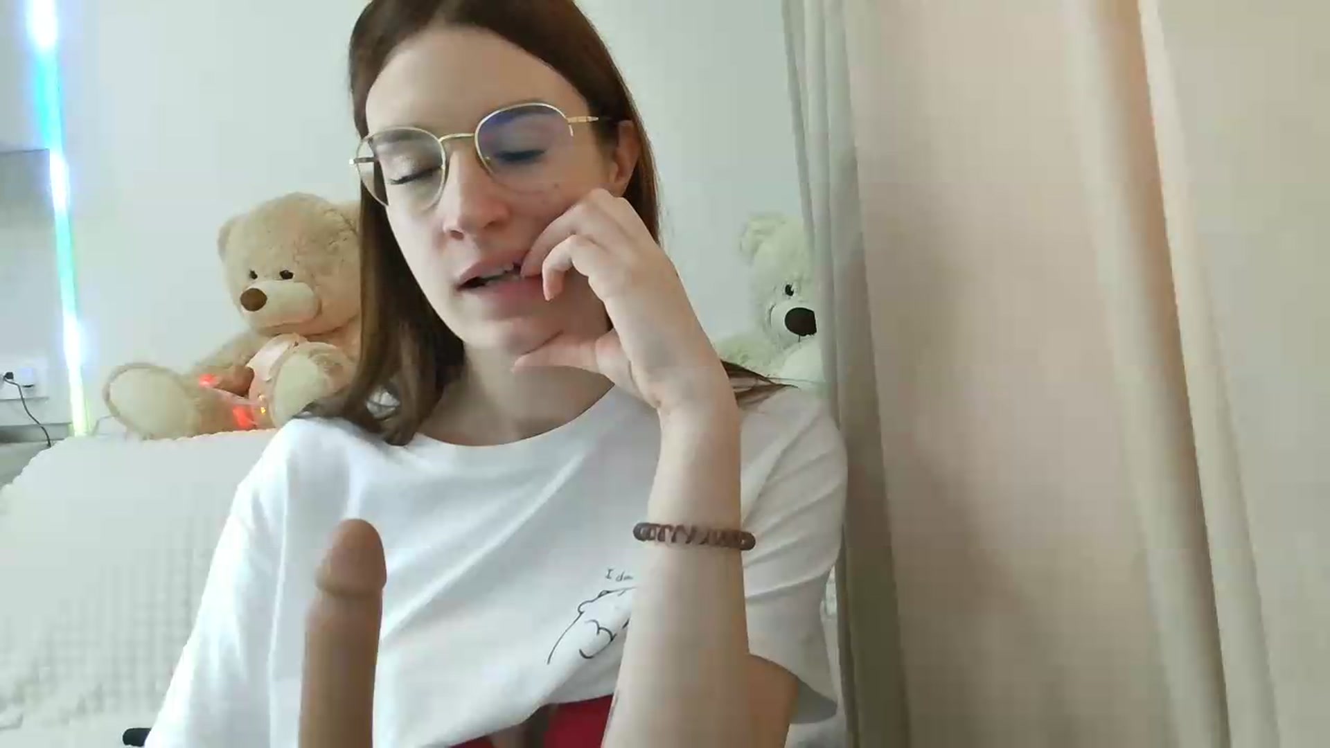 Gallery image thumbnail from CoraHaze's myfreecams stream on, 09/13/2026, 11:32 image 12 of 20