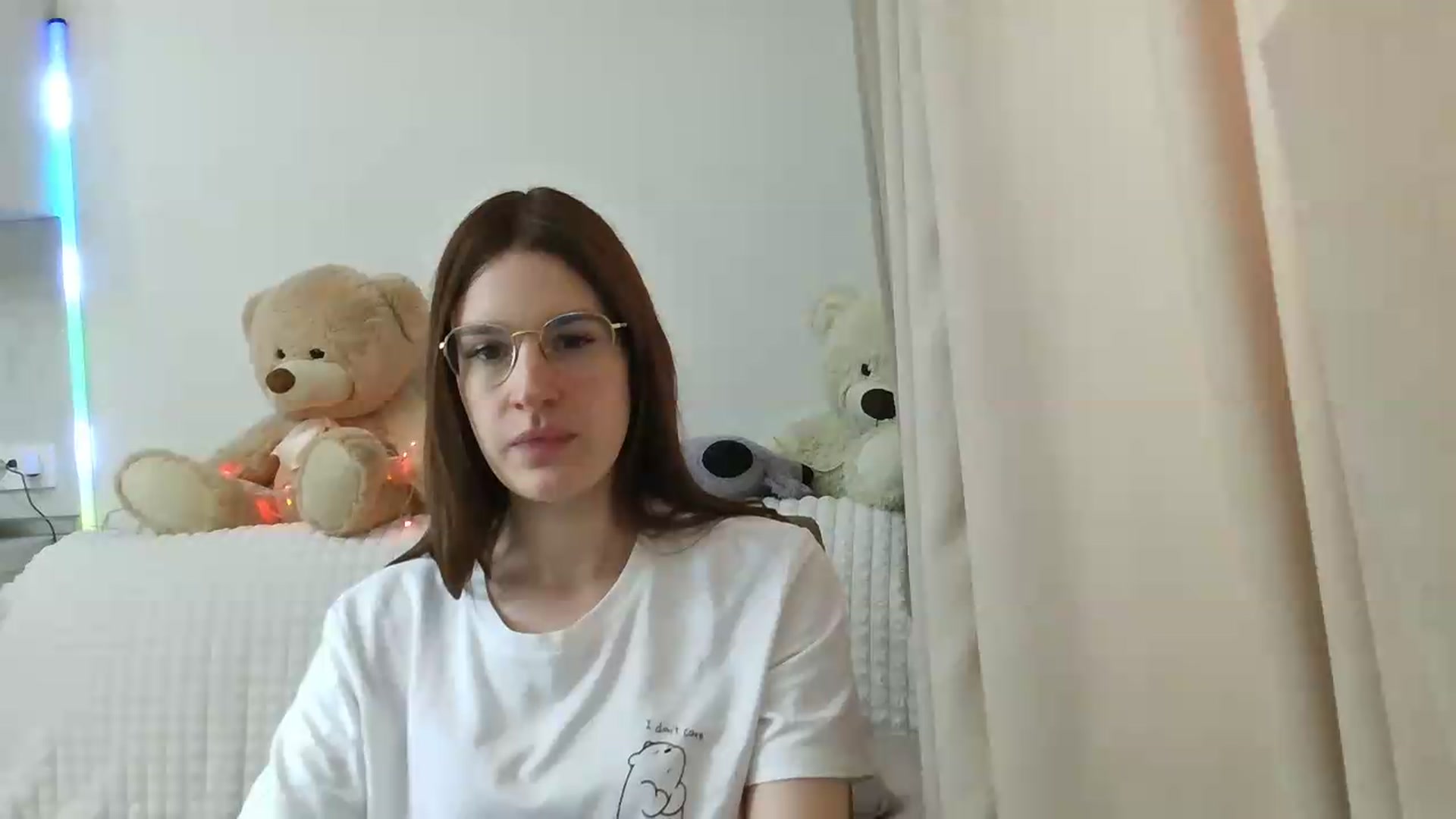 Gallery image thumbnail from CoraHaze's myfreecams stream on, 09/13/2026, 11:32 image 3 of 20