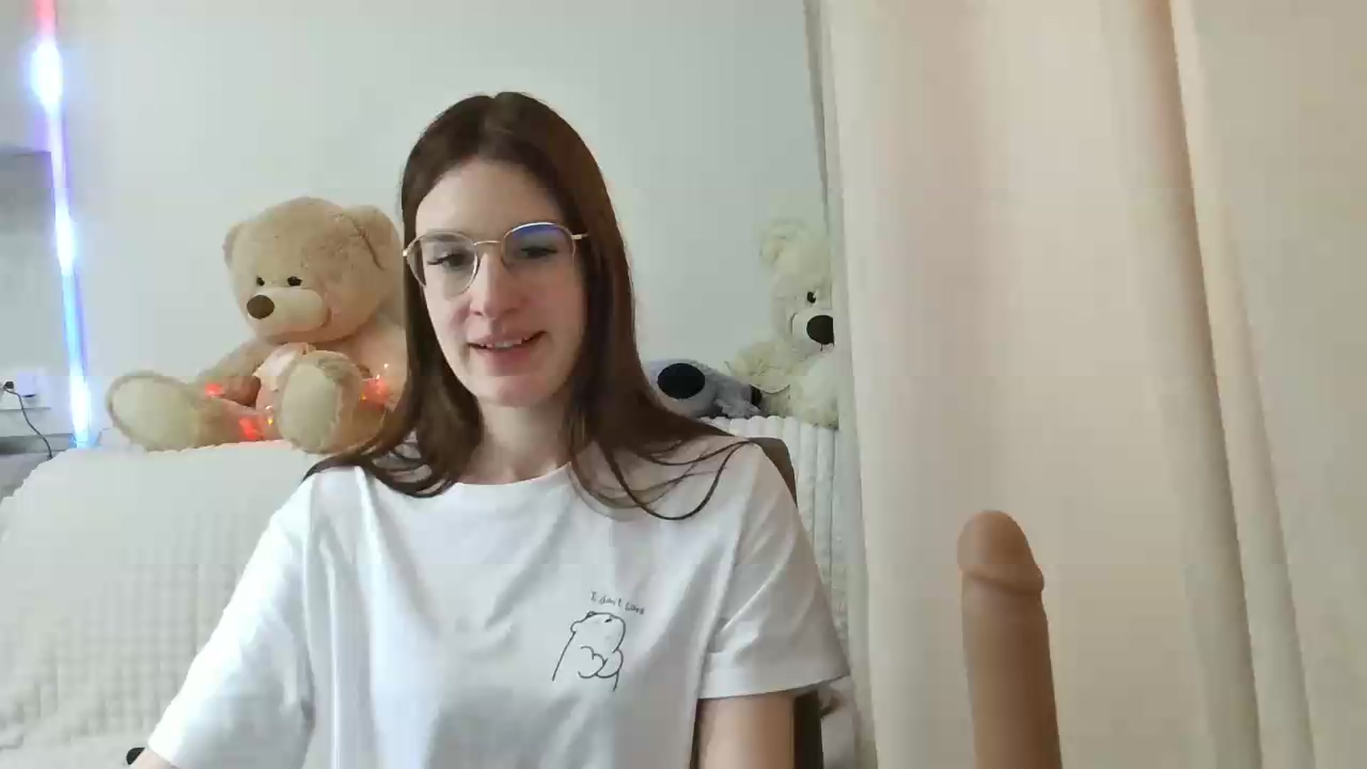 Gallery image thumbnail from CoraHaze's myfreecams stream on, 09/13/2026, 11:58 image 19 of 20