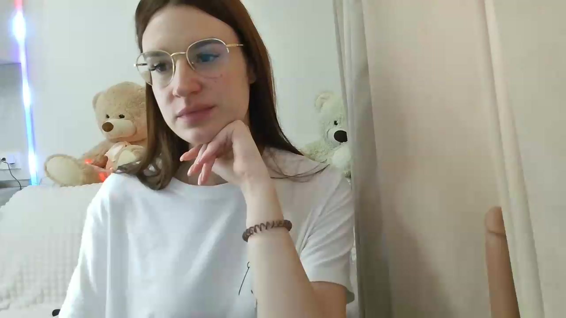 Gallery image thumbnail from CoraHaze's myfreecams stream on, 09/13/2026, 11:58 image 3 of 20