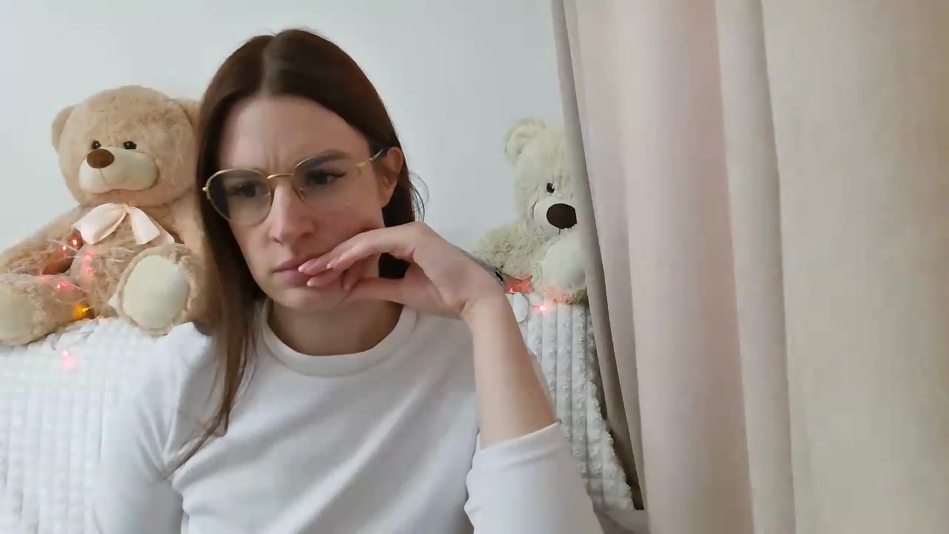 Gallery image thumbnail from CoraHaze's myfreecams stream on, 09/15/2026, 12:53 image 10 of 20