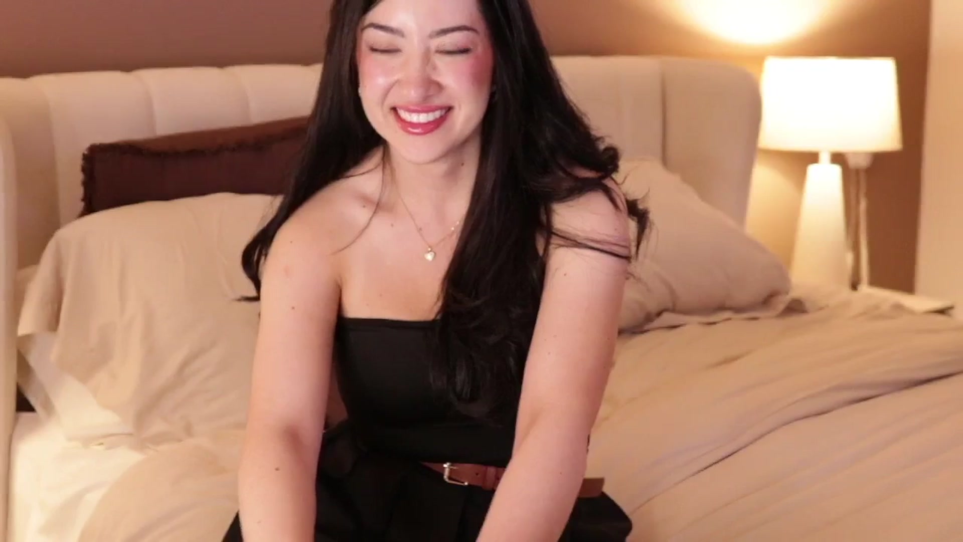 Gallery image thumbnail from Corale's myfreecams stream on, 06/25/2025, 07:08 image 9 of 20