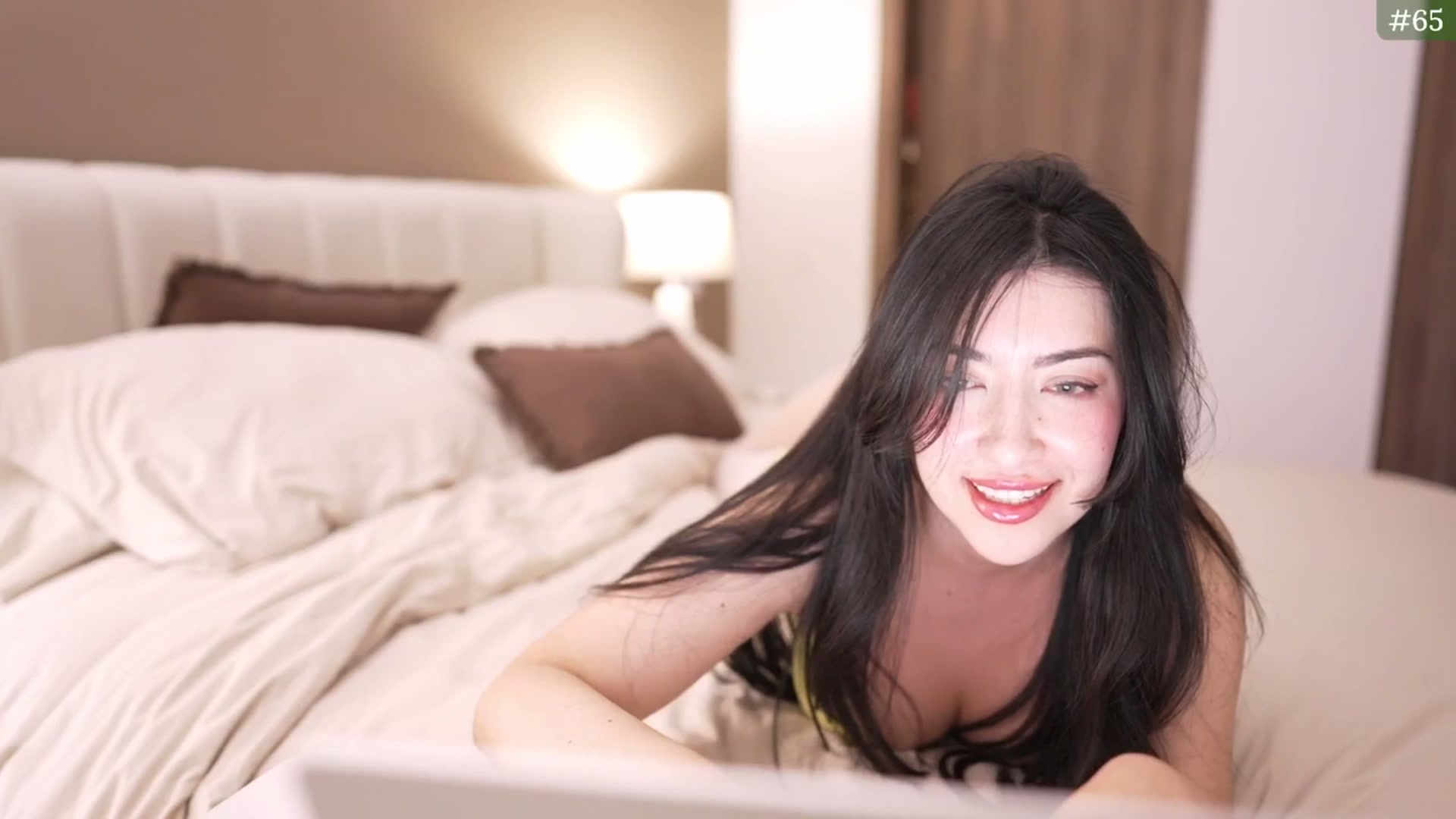 Gallery image thumbnail from Corale's myfreecams stream on, 08/16/2025, 05:56 image 19 of 20