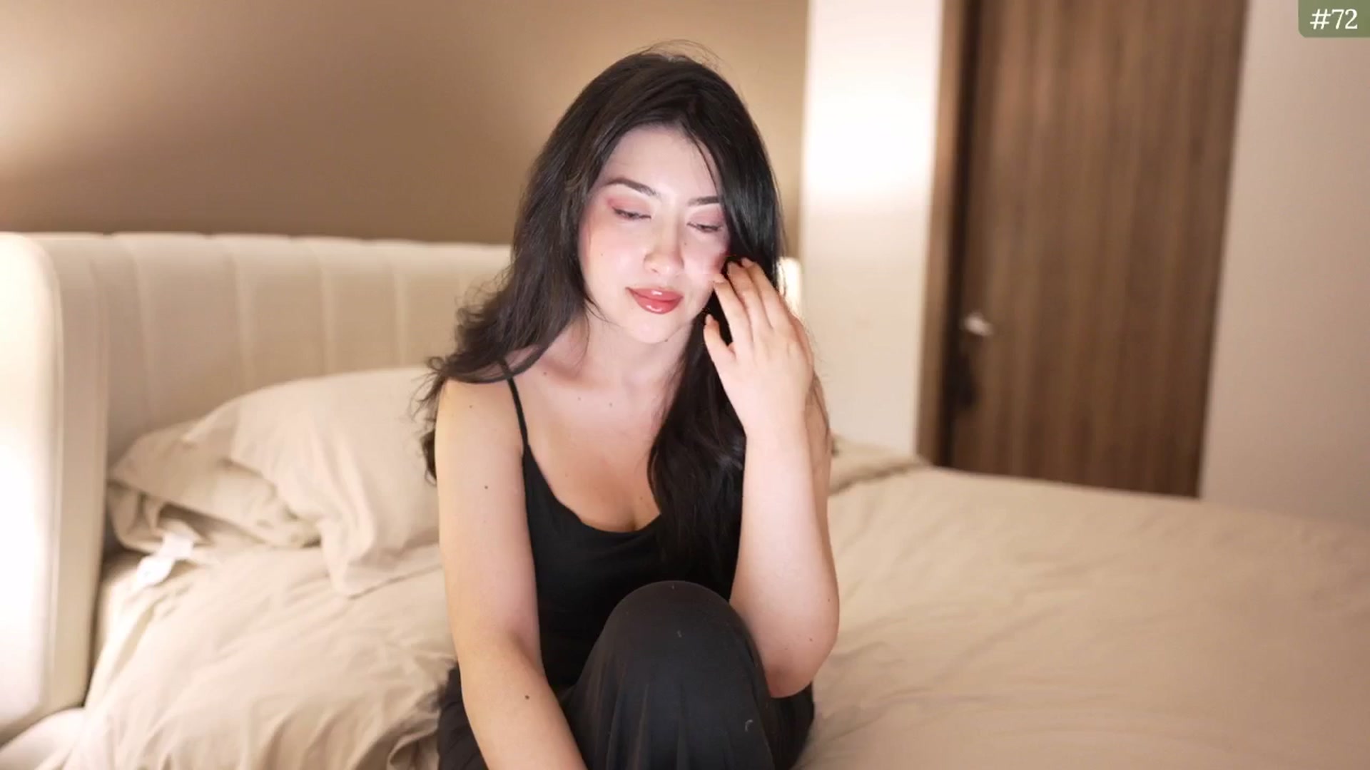 Gallery image thumbnail from Corale's myfreecams stream on, 08/28/2025, 03:51 image 2 of 20