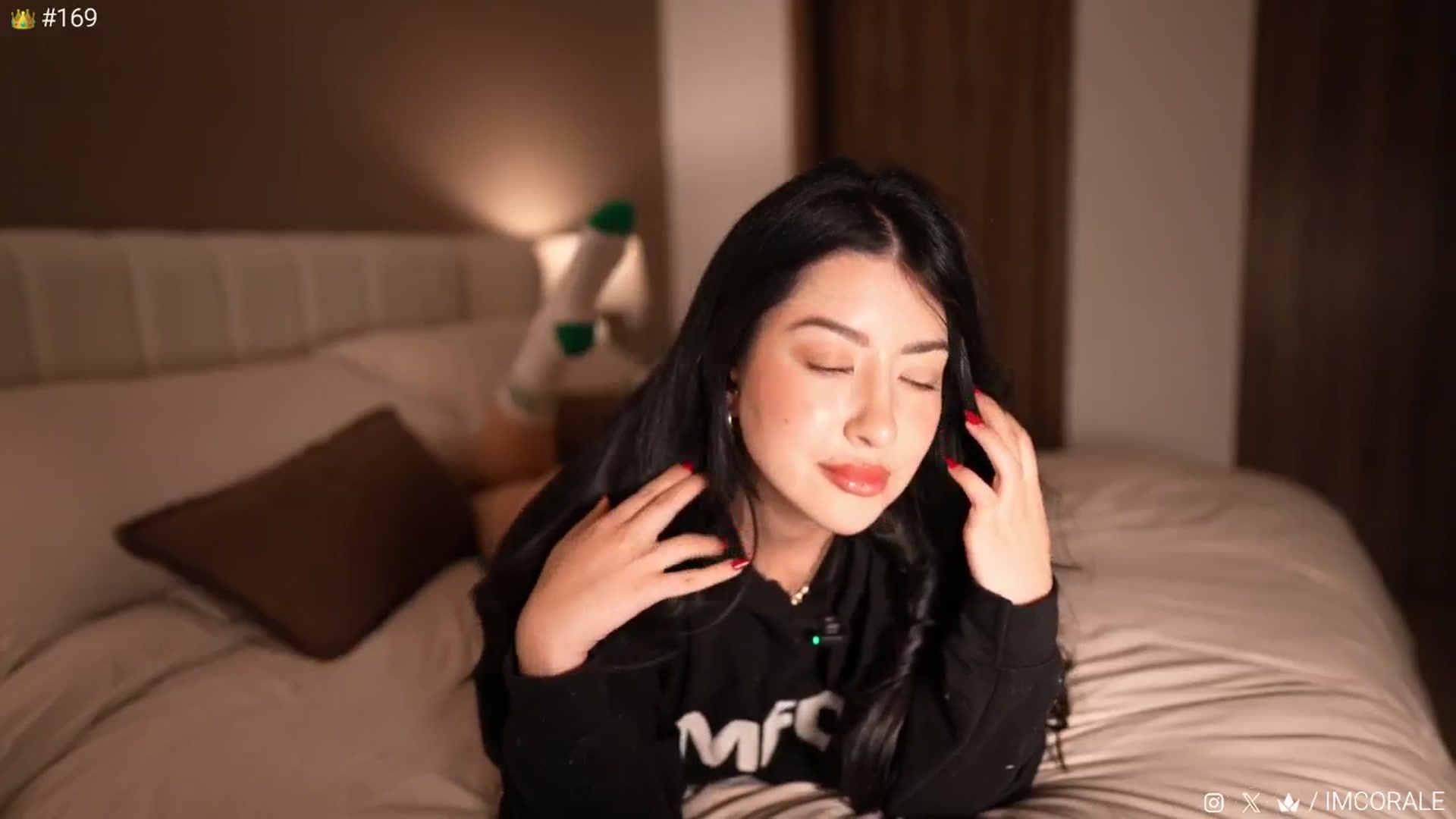 Gallery image thumbnail from Corale's myfreecams stream on, 12/09/2025, 03:58 image 15 of 20
