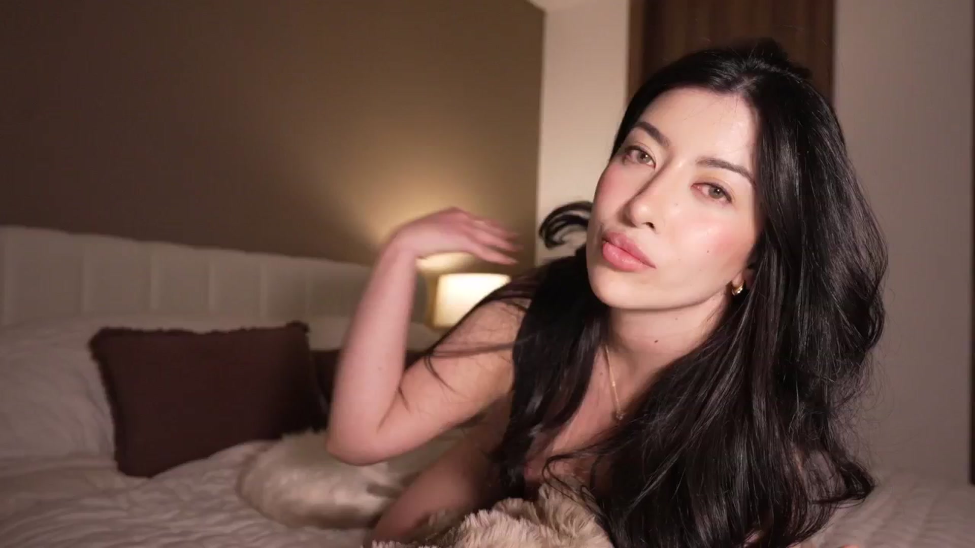 Gallery image thumbnail from Corale's myfreecams stream on, 01/04/2026, 04:57 image 19 of 20