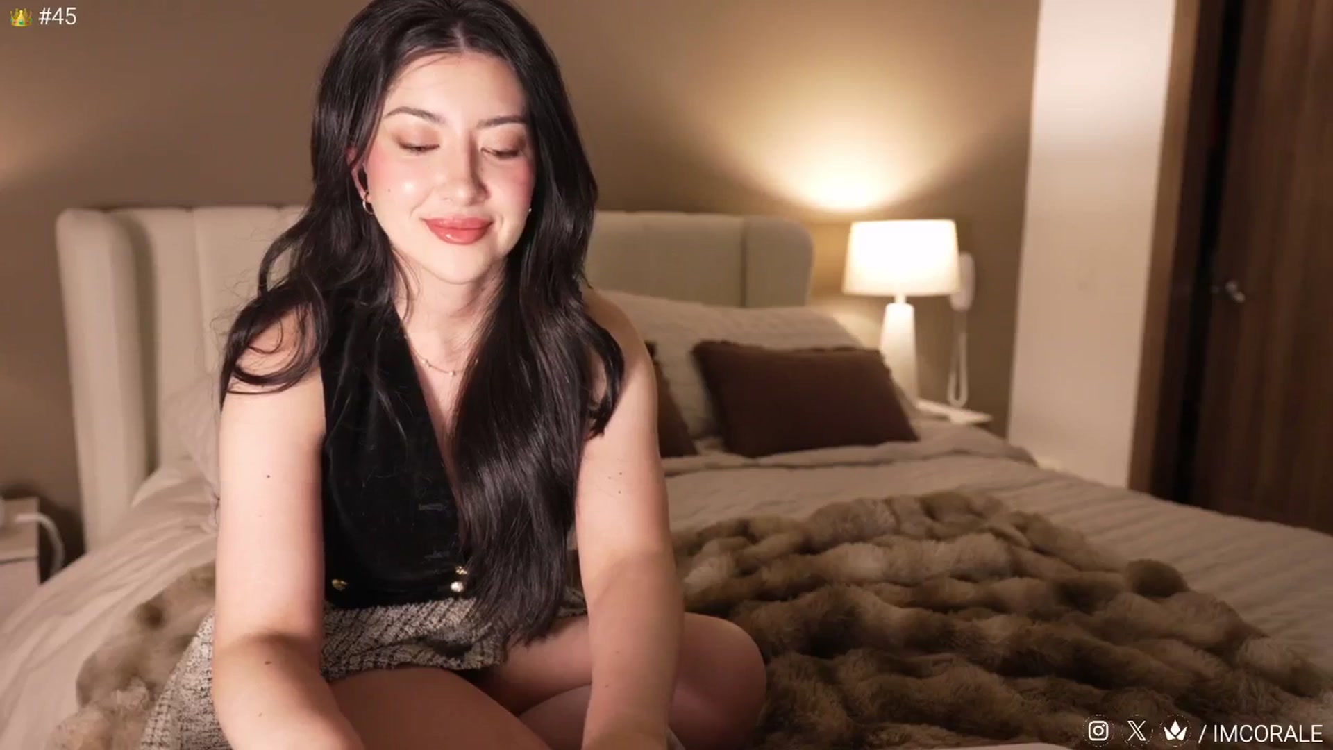 Gallery image thumbnail from Corale's myfreecams stream on, 01/18/2026, 04:06 image 17 of 20