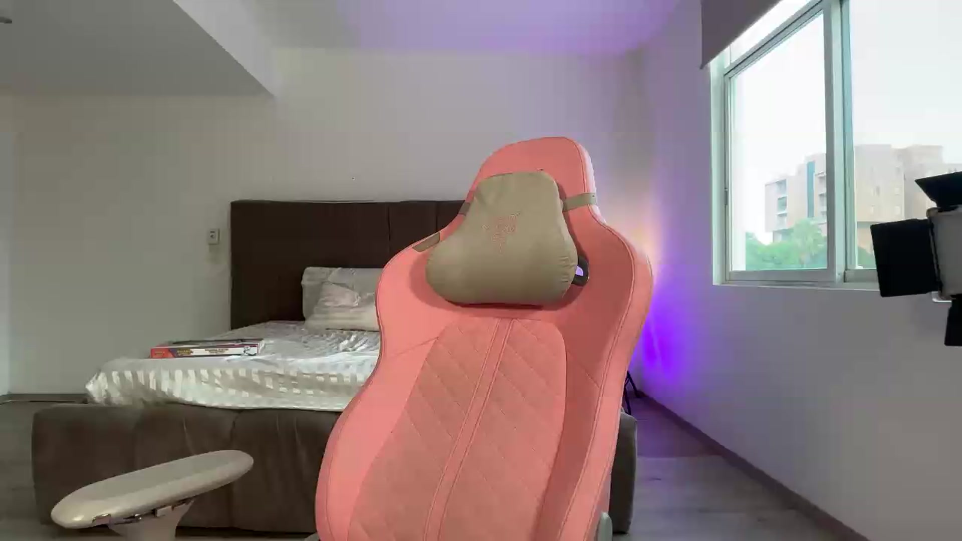 Gallery image thumbnail from Coralita's myfreecams stream on, 07/08/2026, 24:01 image 17 of 20