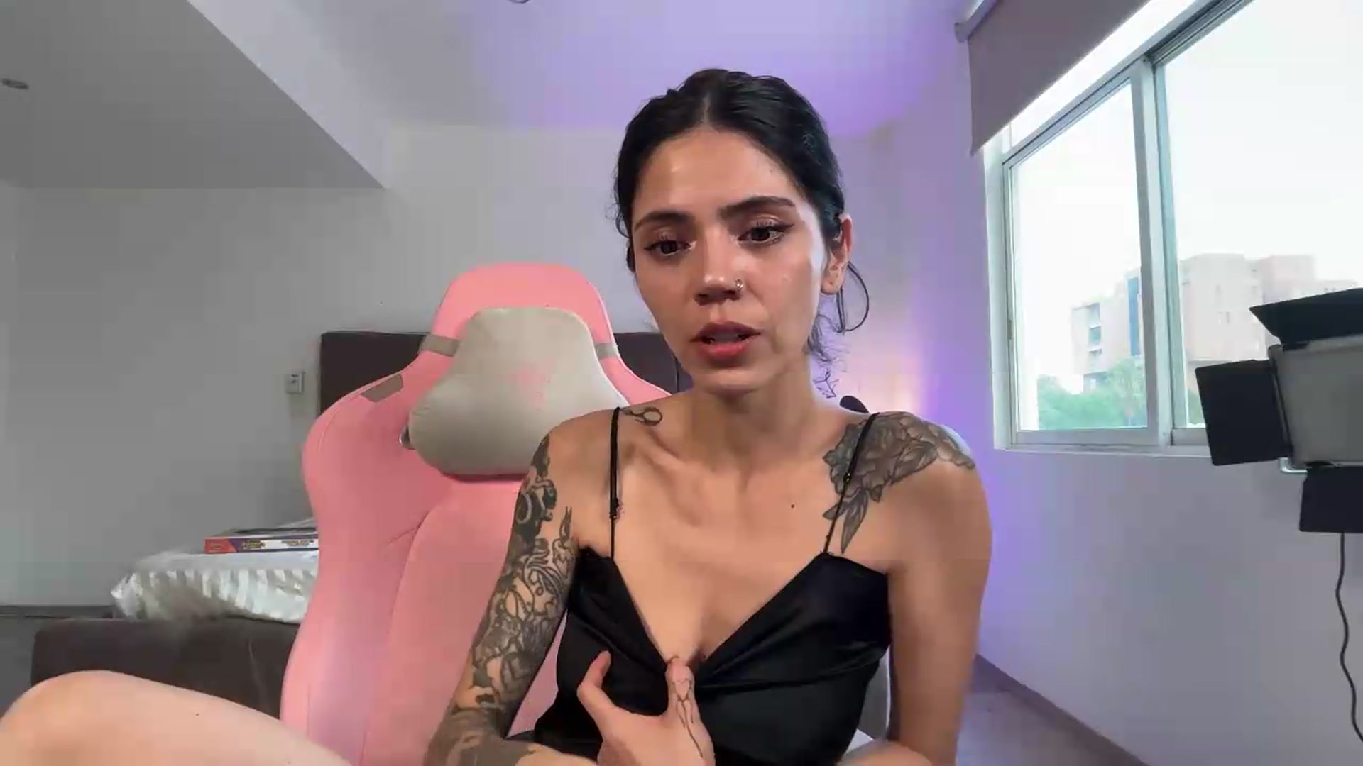 Gallery image thumbnail from Coralita's myfreecams stream on, 07/08/2026, 24:01 image 16 of 20