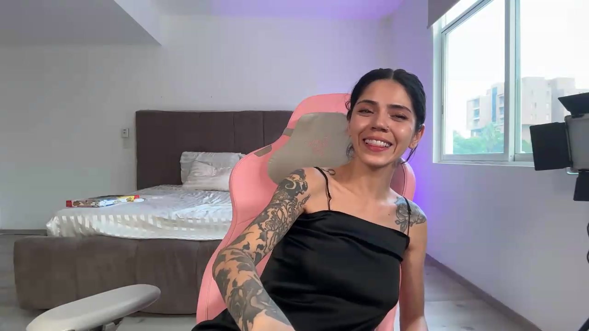 Gallery image thumbnail from Coralita's myfreecams stream on, 07/08/2026, 24:01 image 4 of 20