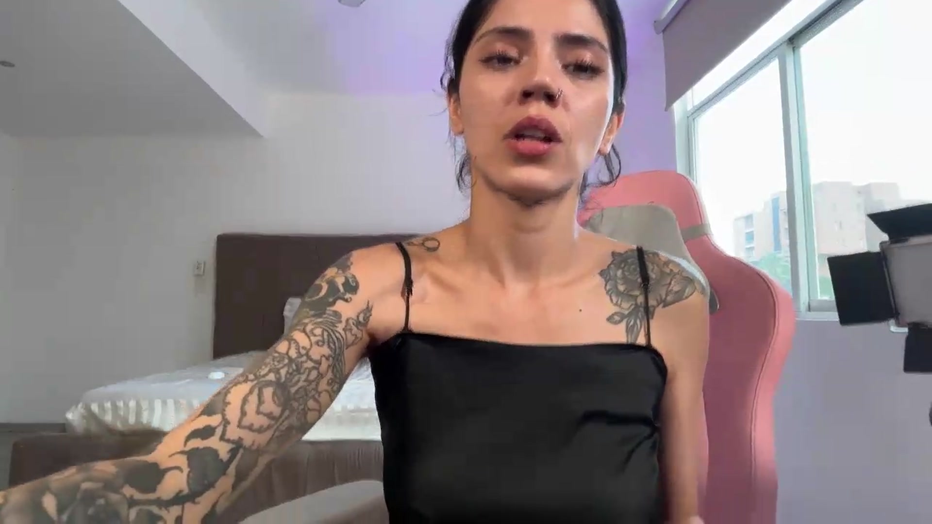 Gallery image thumbnail from Coralita's myfreecams stream on, 07/08/2026, 24:01 image 7 of 20