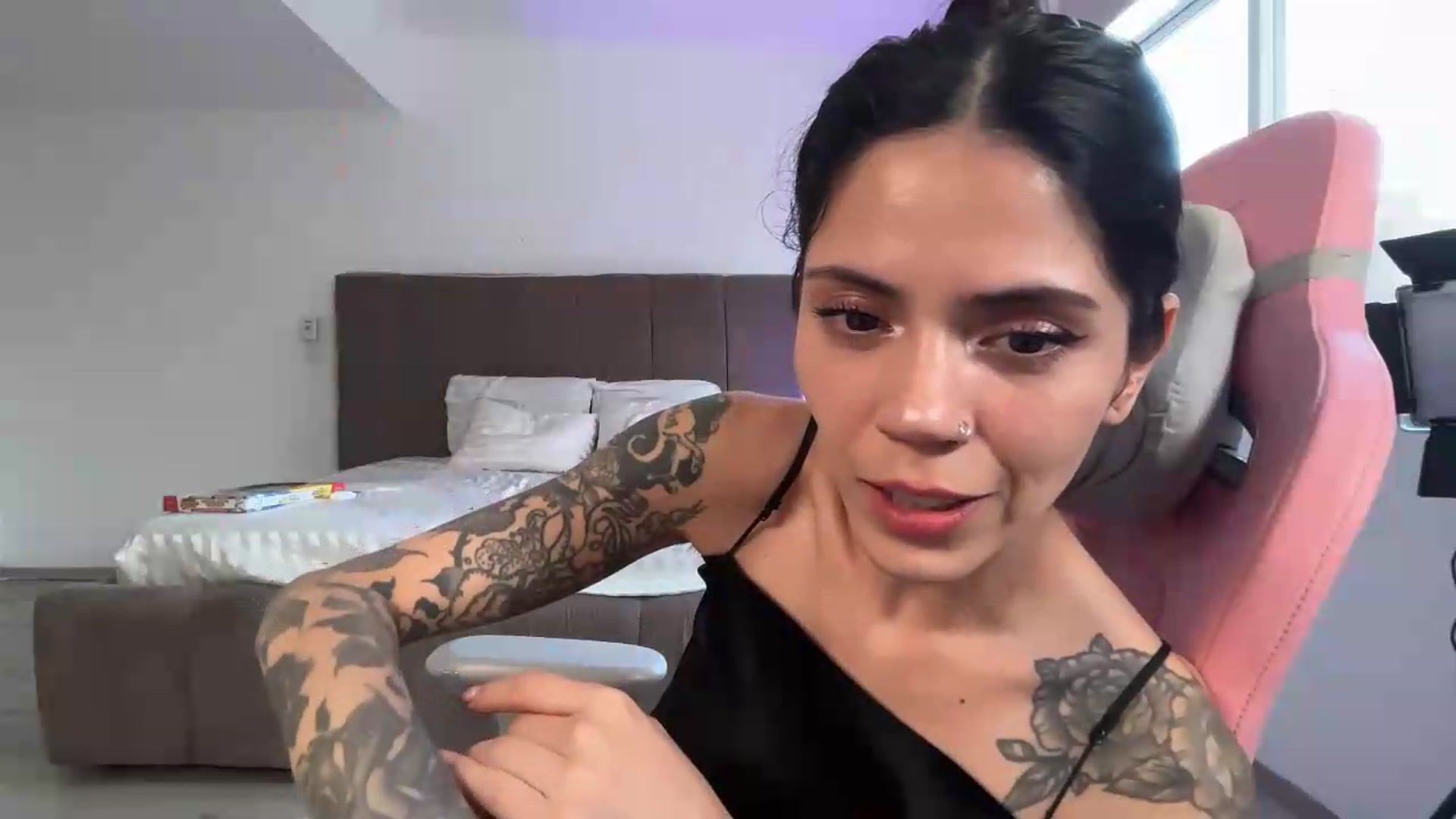 Gallery image thumbnail from Coralita's myfreecams stream on, 07/08/2026, 24:01 image 2 of 20