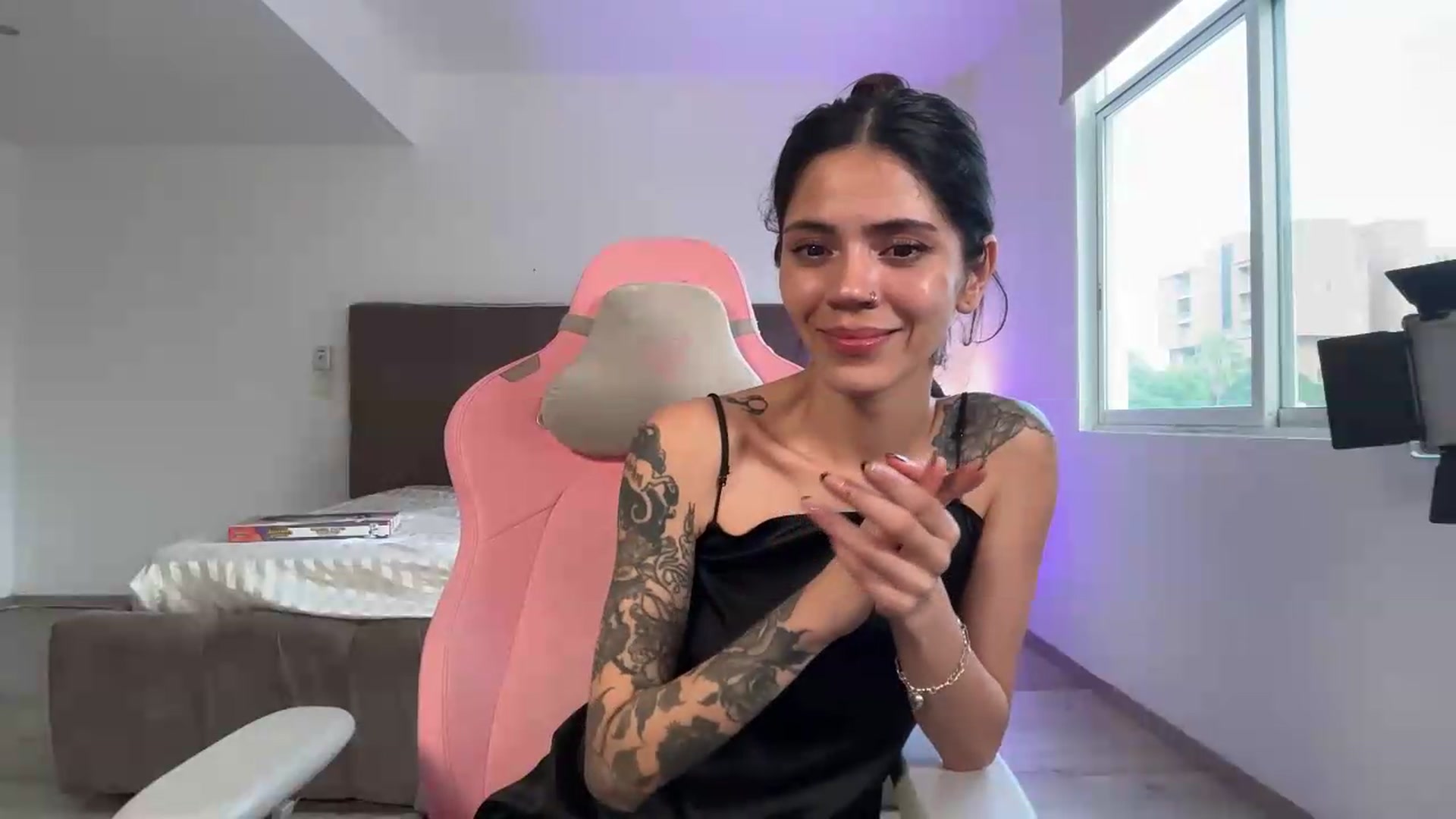Gallery image thumbnail from Coralita's myfreecams stream on, 07/08/2026, 24:01 image 18 of 20