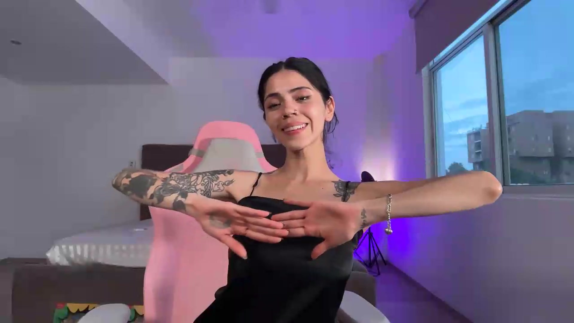 Gallery image thumbnail from Coralita's myfreecams stream on, 07/08/2026, 01:22 image 19 of 20