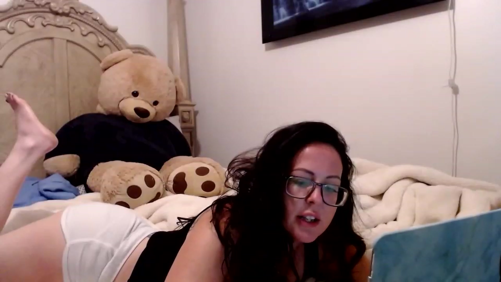 Gallery image thumbnail from Corbin_Love's myfreecams stream on, 04/28/2023, 18:03 image 4 of 20