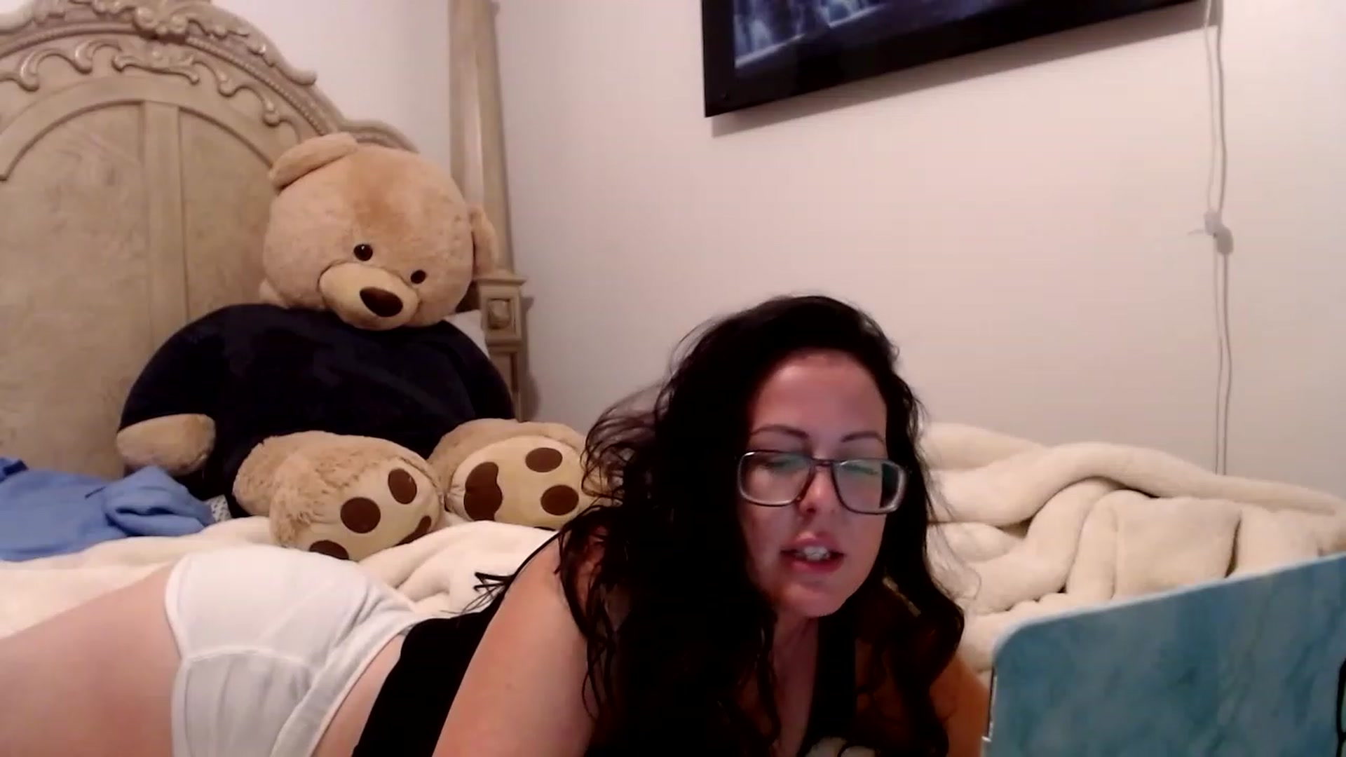 Gallery image thumbnail from Corbin_Love's myfreecams stream on, 04/28/2023, 18:03 image 3 of 20