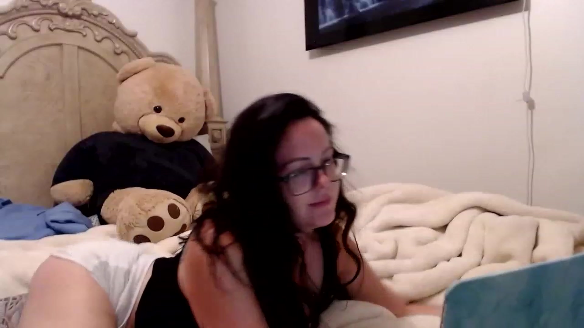 Gallery image thumbnail from Corbin_Love's myfreecams stream on, 04/28/2023, 18:03 image 5 of 20