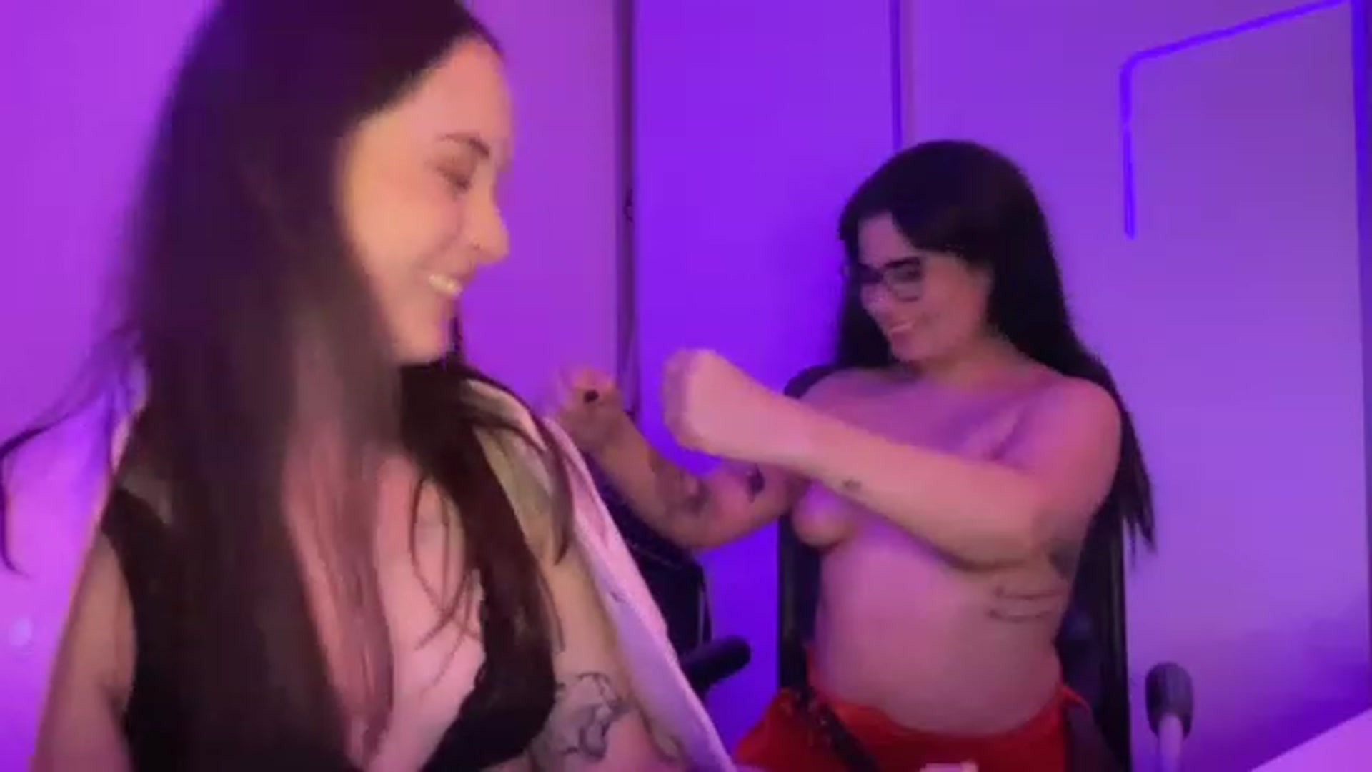 Gallery image thumbnail from CordeliaNova's myfreecams stream on, 12/11/2022, 09:58 image 8 of 20