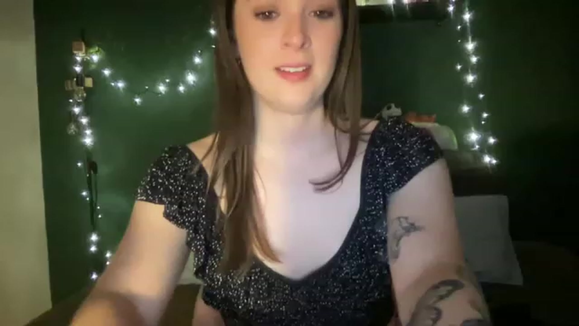 Gallery image thumbnail from CordeliaNova's myfreecams stream on, 03/19/2023, 02:18 image 1 of 20