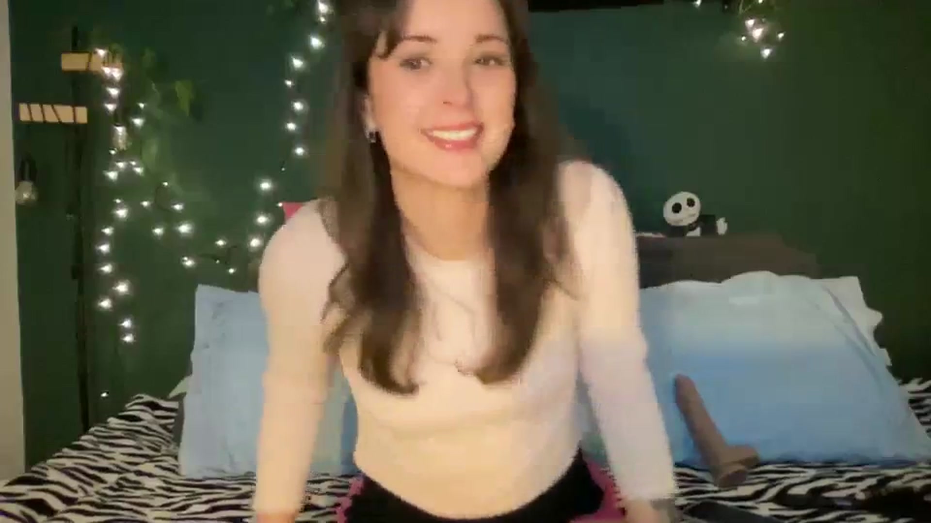 Gallery image thumbnail from CordeliaNova's myfreecams stream on, 10/10/2023, 24:31 image 13 of 20