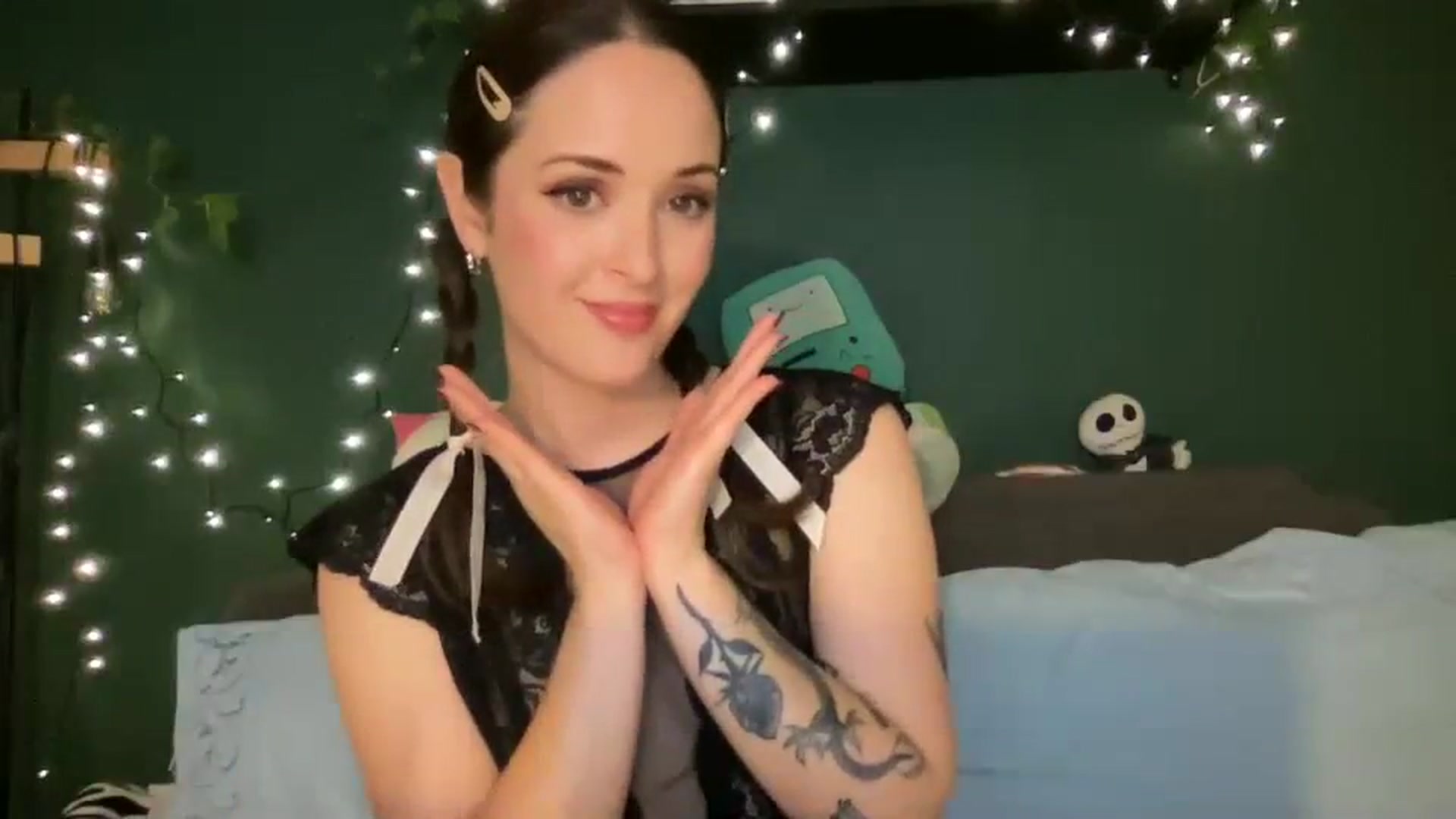Gallery image thumbnail from CordeliaNova's myfreecams stream on, 10/11/2023, 01:34 image 6 of 20