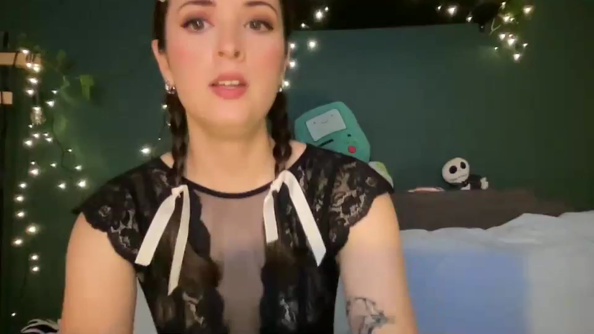 Gallery image thumbnail from CordeliaNova's myfreecams stream on, 10/11/2023, 01:34 image 4 of 20
